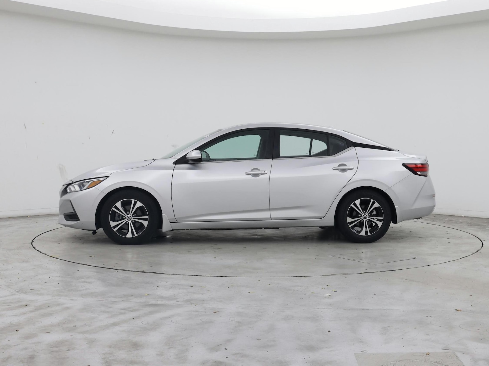 2021 Nissan Sentra SV - Photo 4