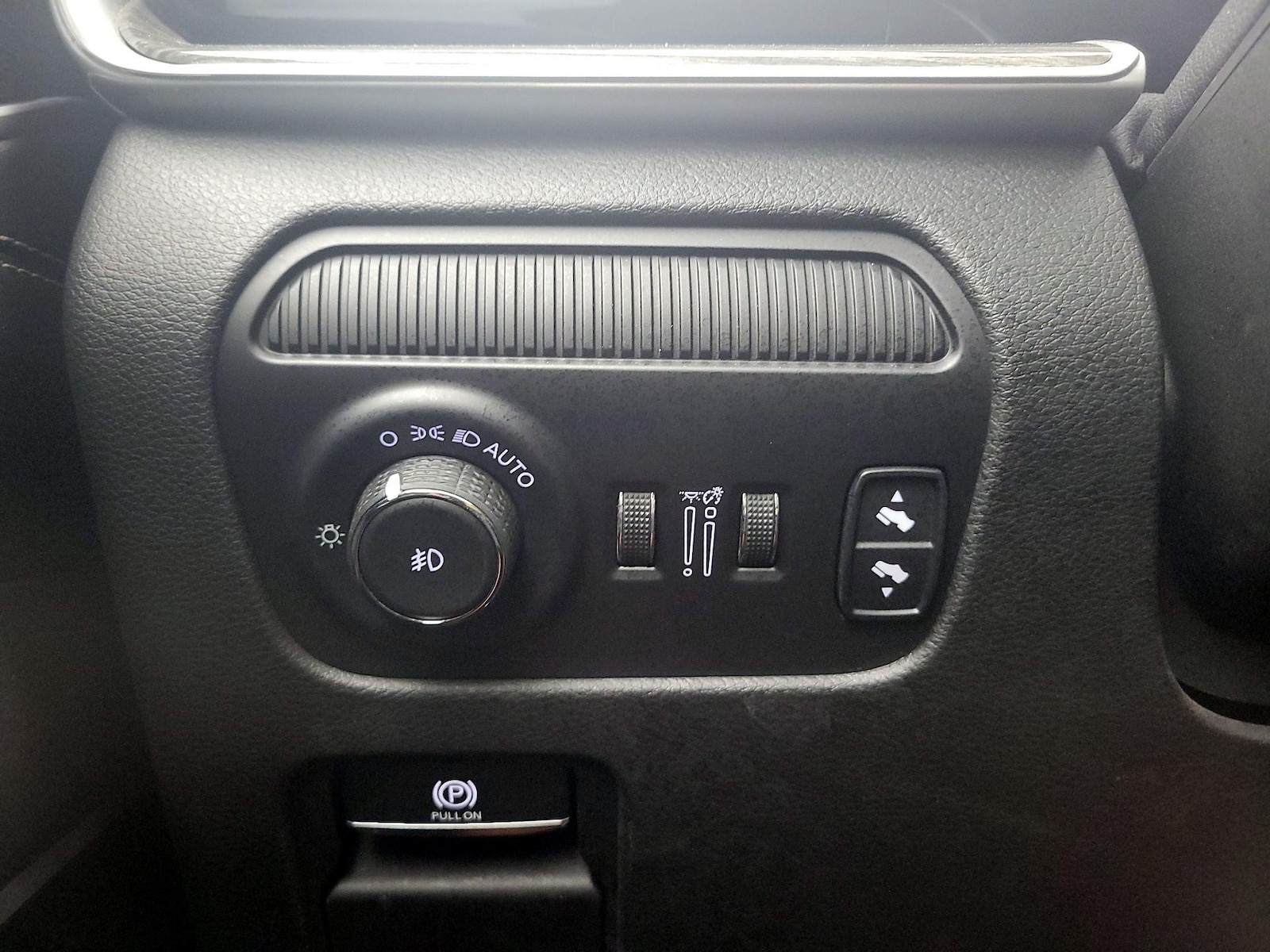 2022 Jeep Wagoneer Series III - Photo 14
