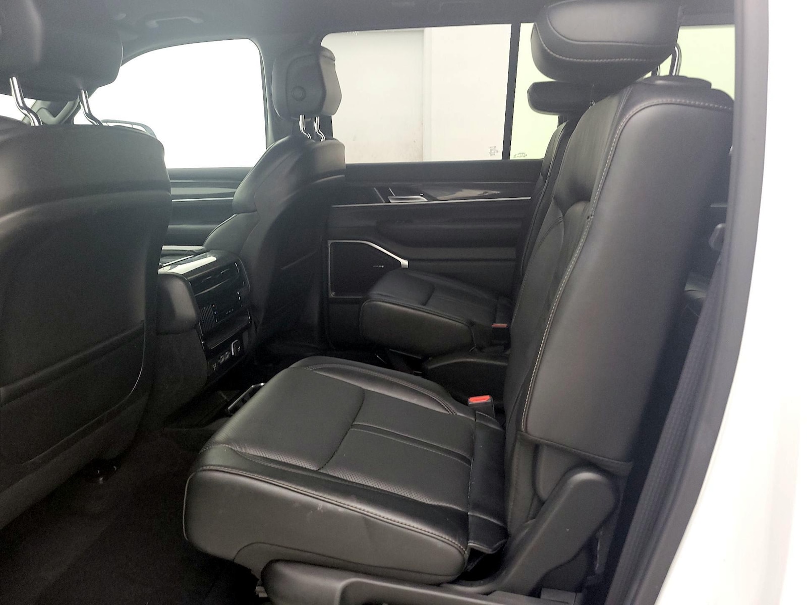 2022 Jeep Wagoneer Series III - Photo 21