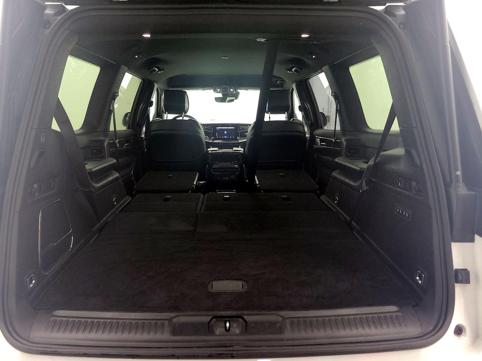 2022 Jeep Wagoneer Series III - Photo 24