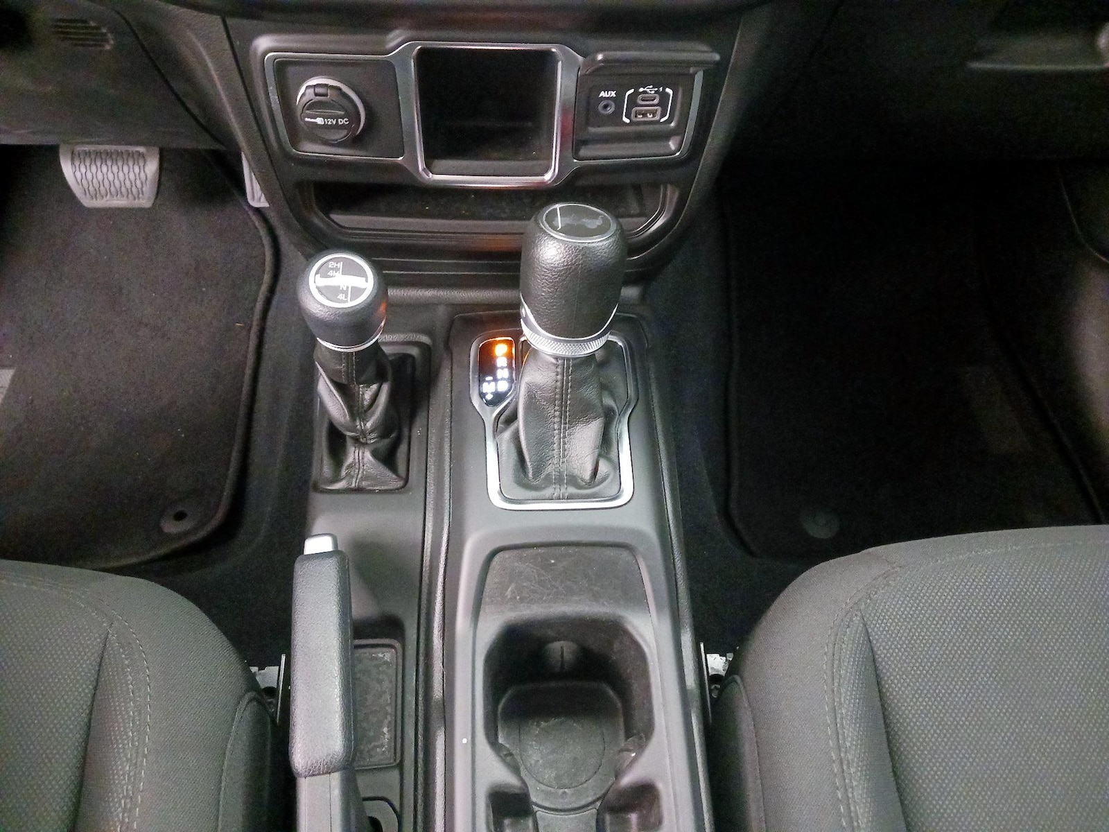 2022 Jeep Wrangler Unlimited Sport - Photo 19