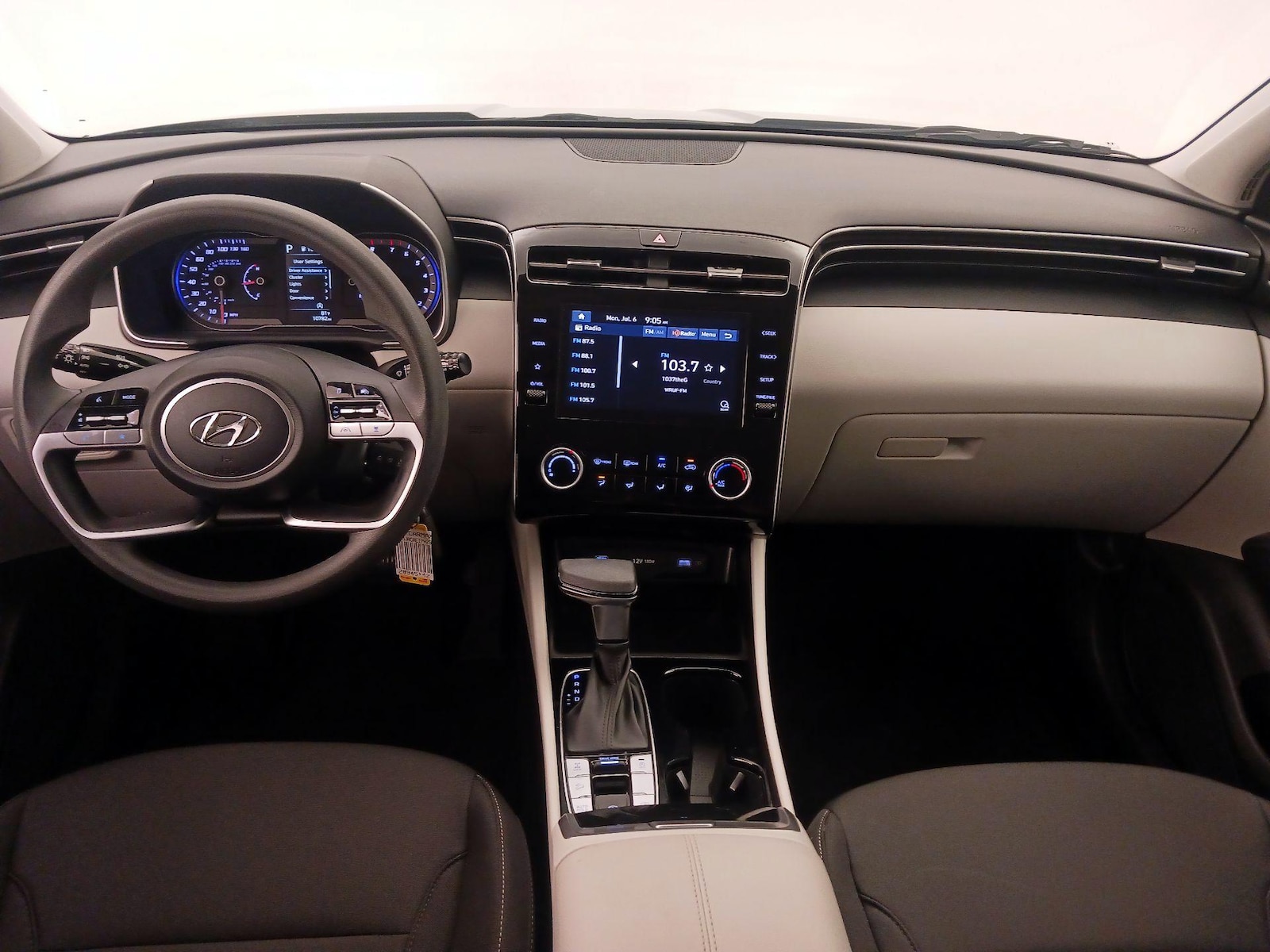 2023 Hyundai Tucson SE - Photo 10