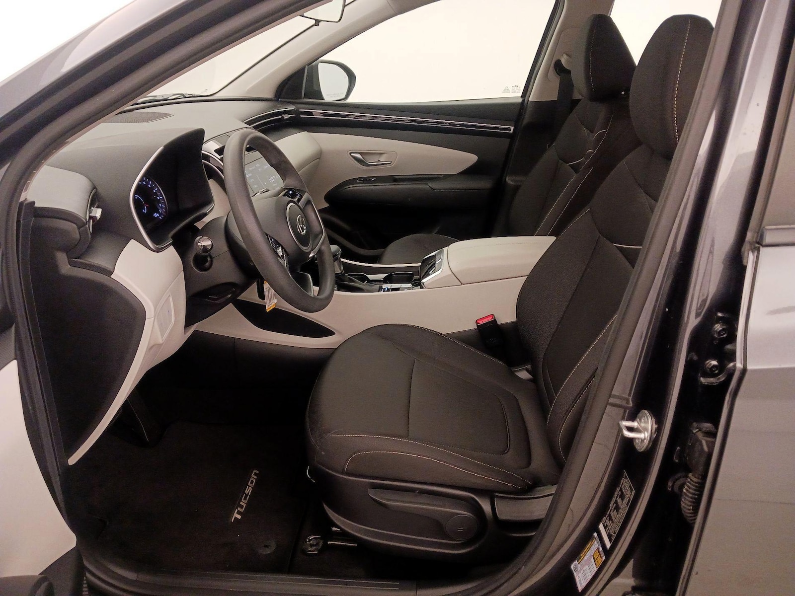 2023 Hyundai Tucson SE - Photo 12