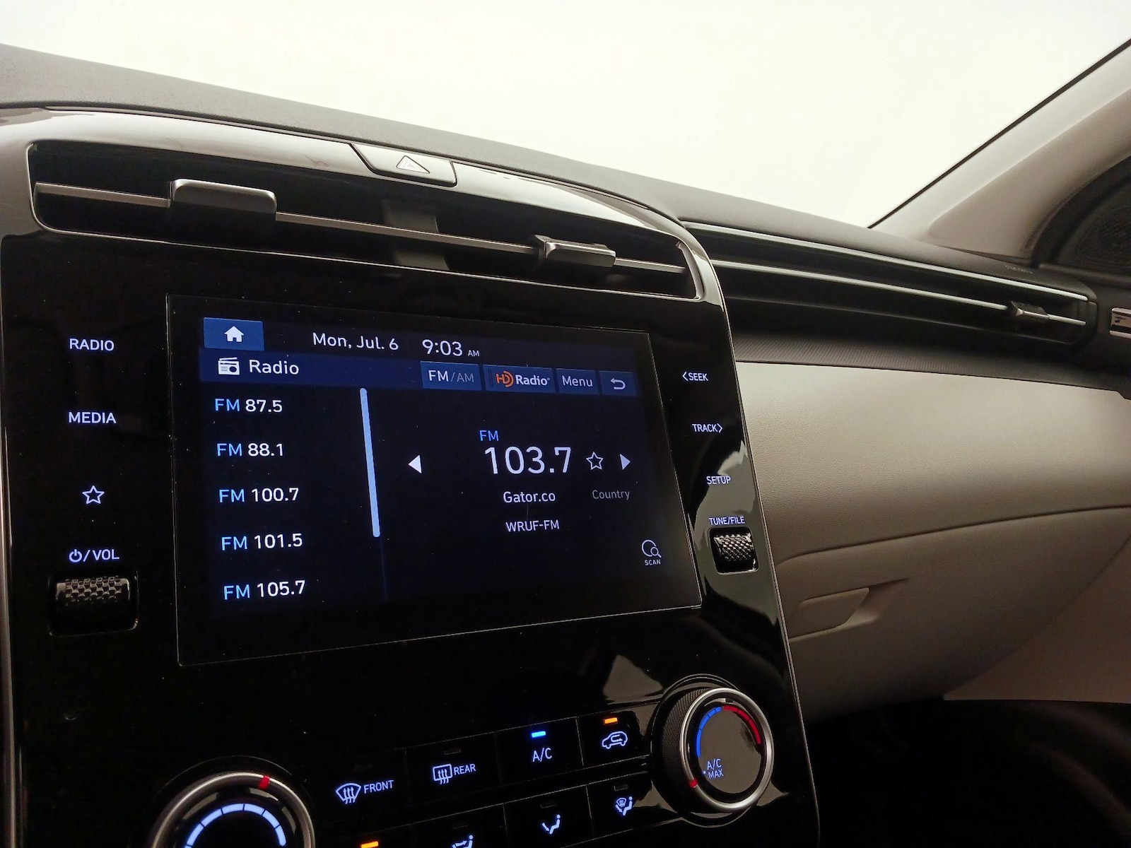 2023 Hyundai Tucson SE - Photo 16