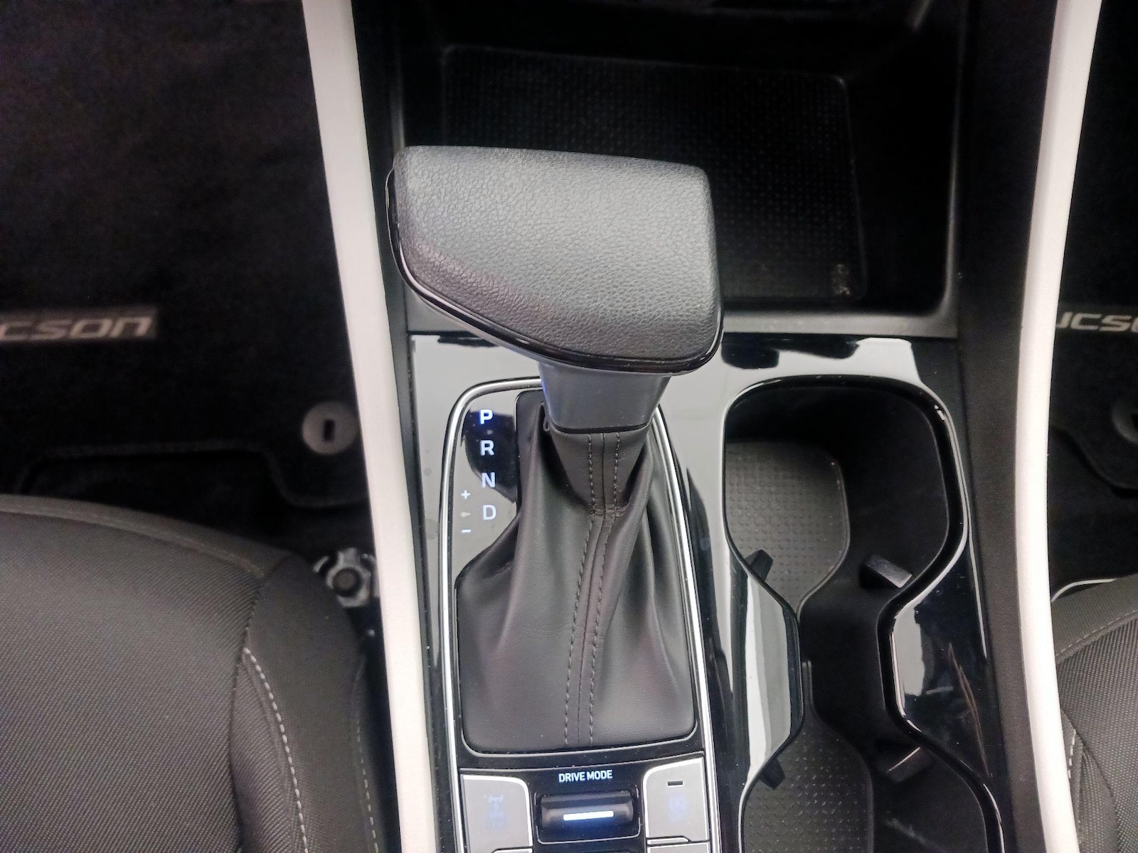 2023 Hyundai Tucson SE - Photo 18