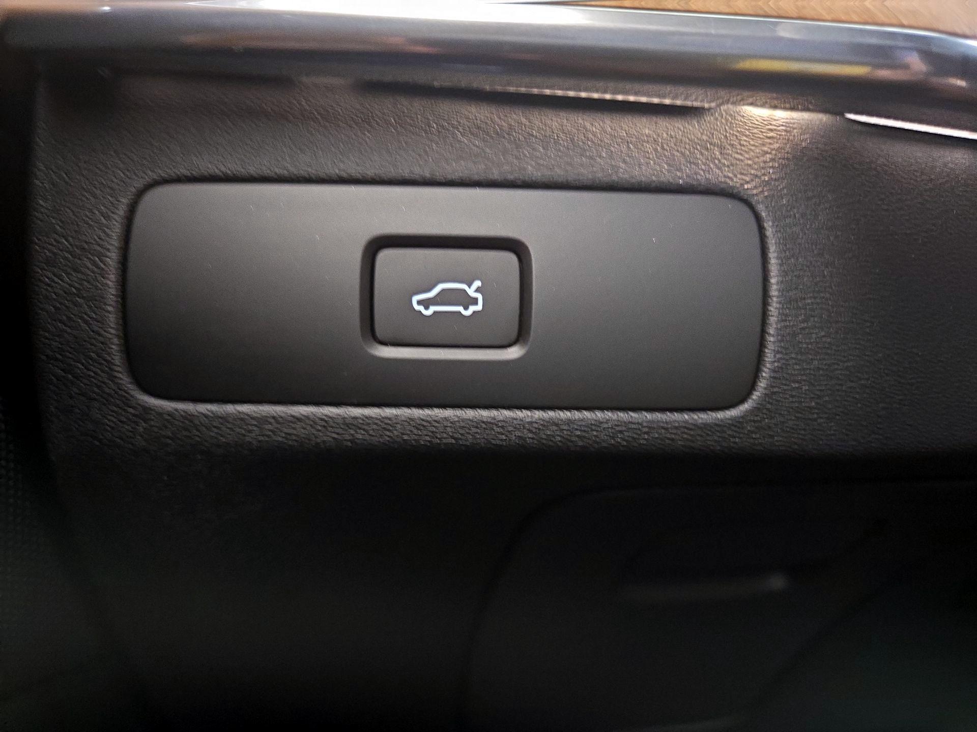 Thumbnail: 2024 Volvo XC90 - 13
