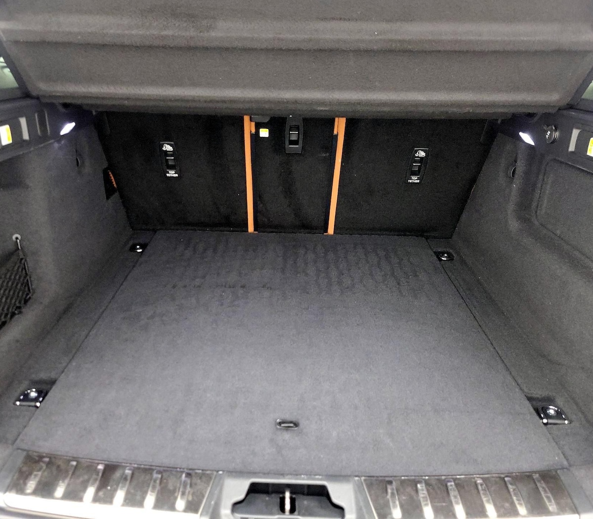 Trunk/Cargo (Seats Up)