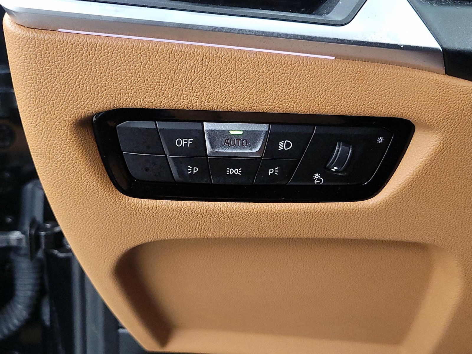 2024 BMW 3 Series 330i - Photo 14