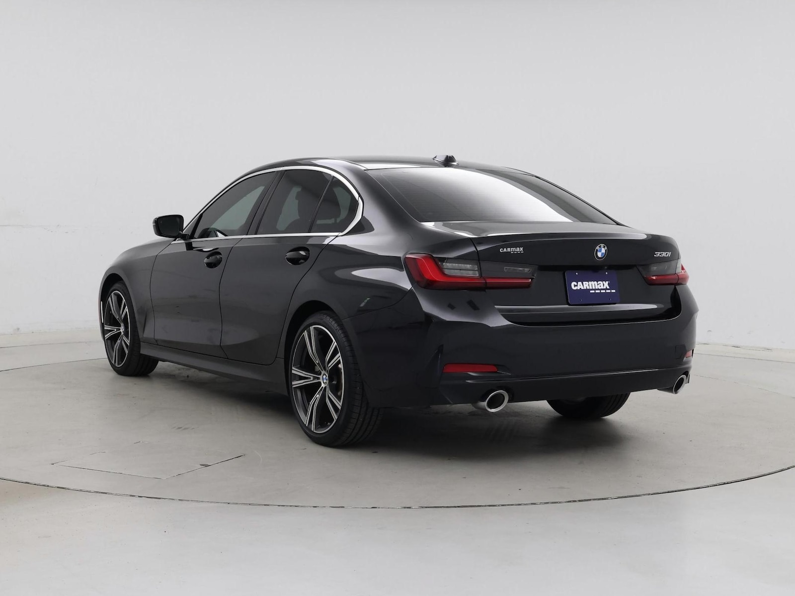 2024 BMW 3 Series 330i - Photo 3