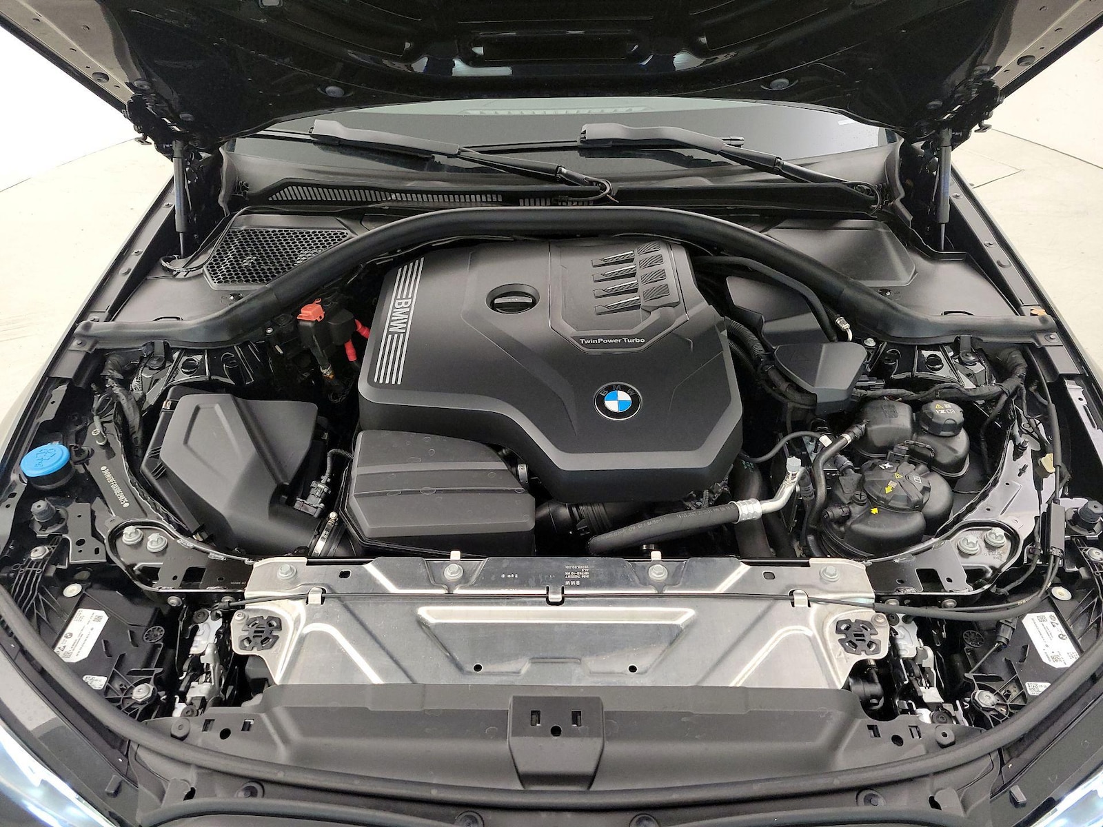 2024 BMW 3 Series 330i - Photo 24