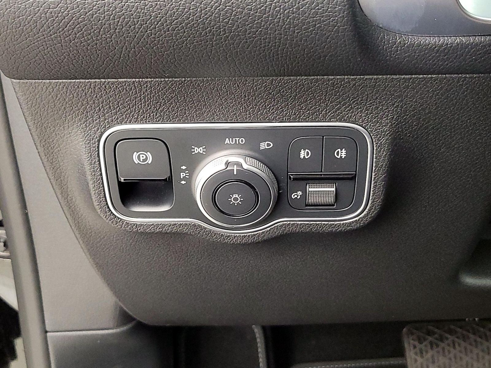 2025 Mercedes-Benz GLB Base - Photo 14