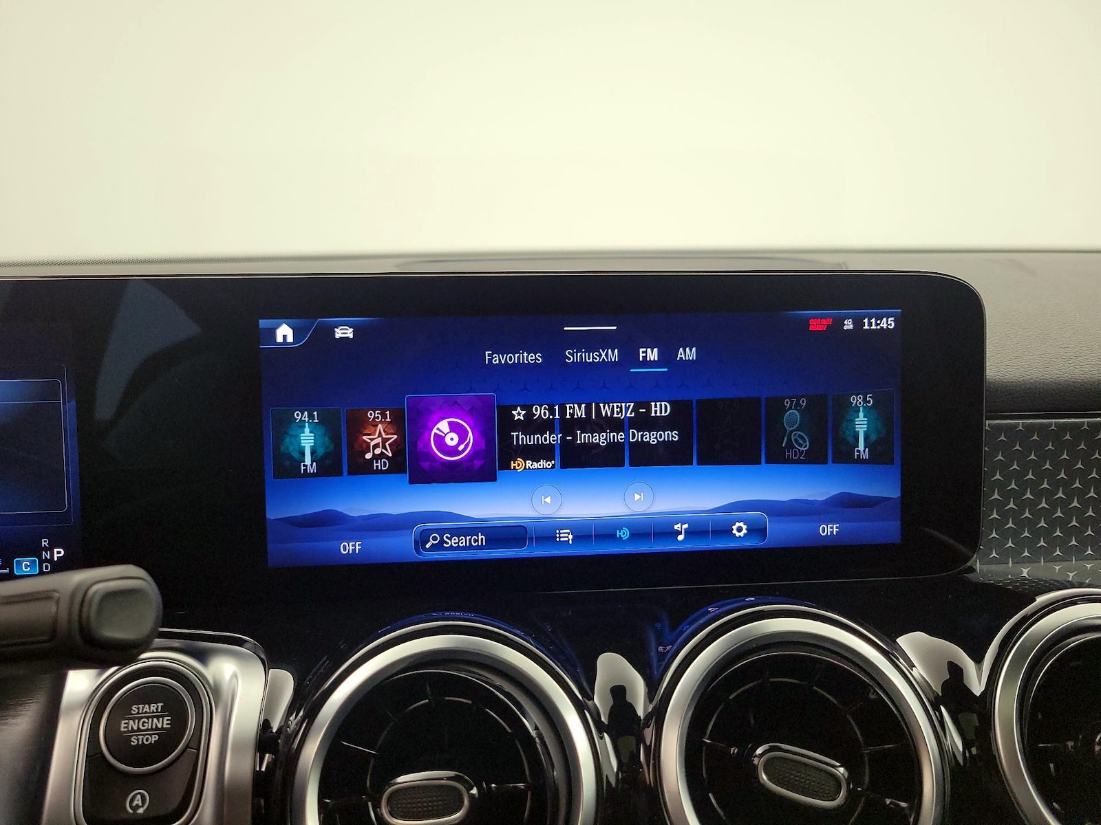 2025 Mercedes-Benz GLB Base - Photo 16