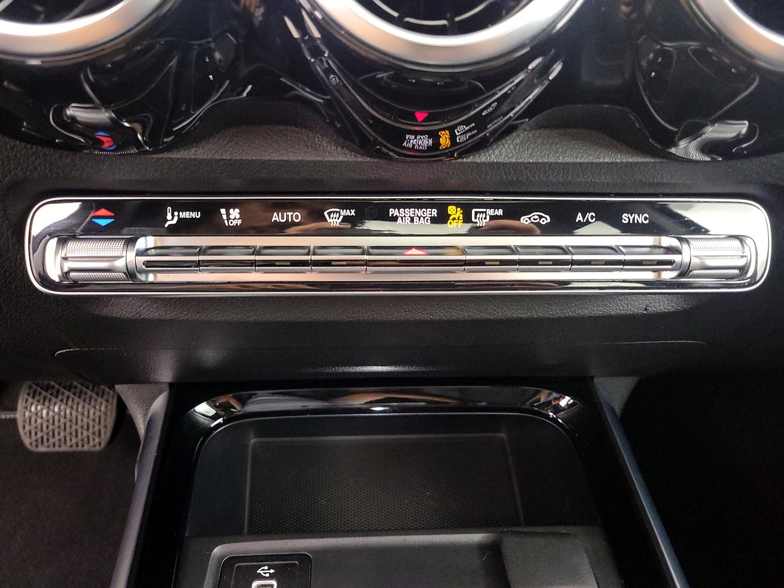 2025 Mercedes-Benz GLB Base - Photo 17