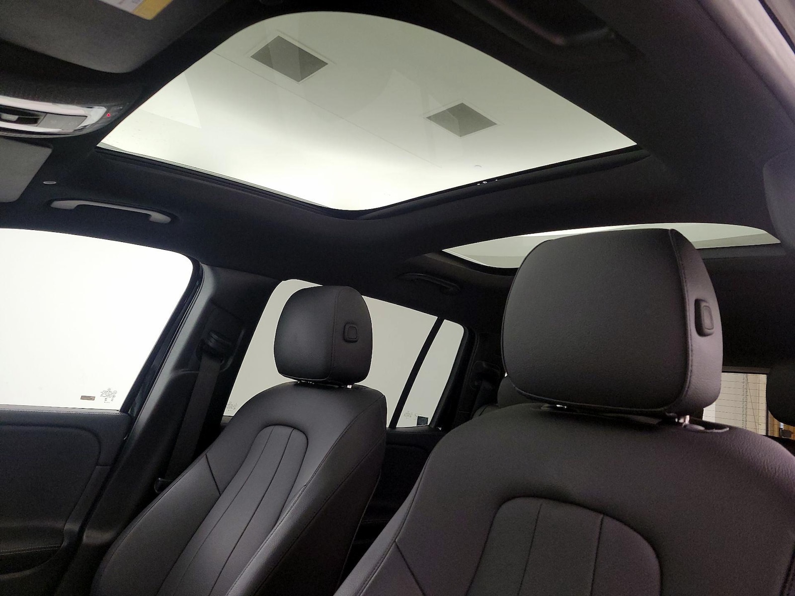 2025 Mercedes-Benz GLB Base - Photo 20
