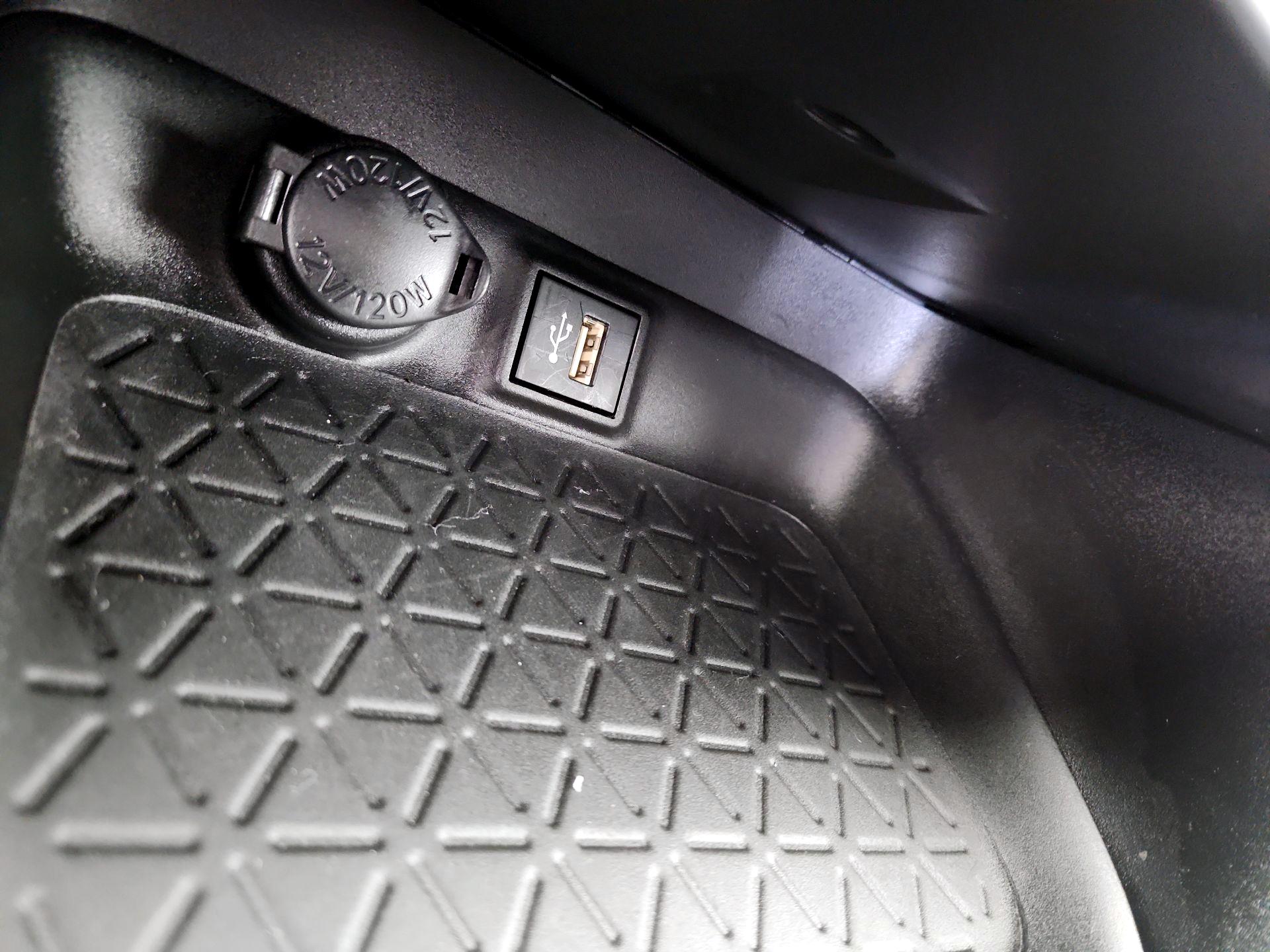 Thumbnail: 2023 Toyota RAV4 - 18