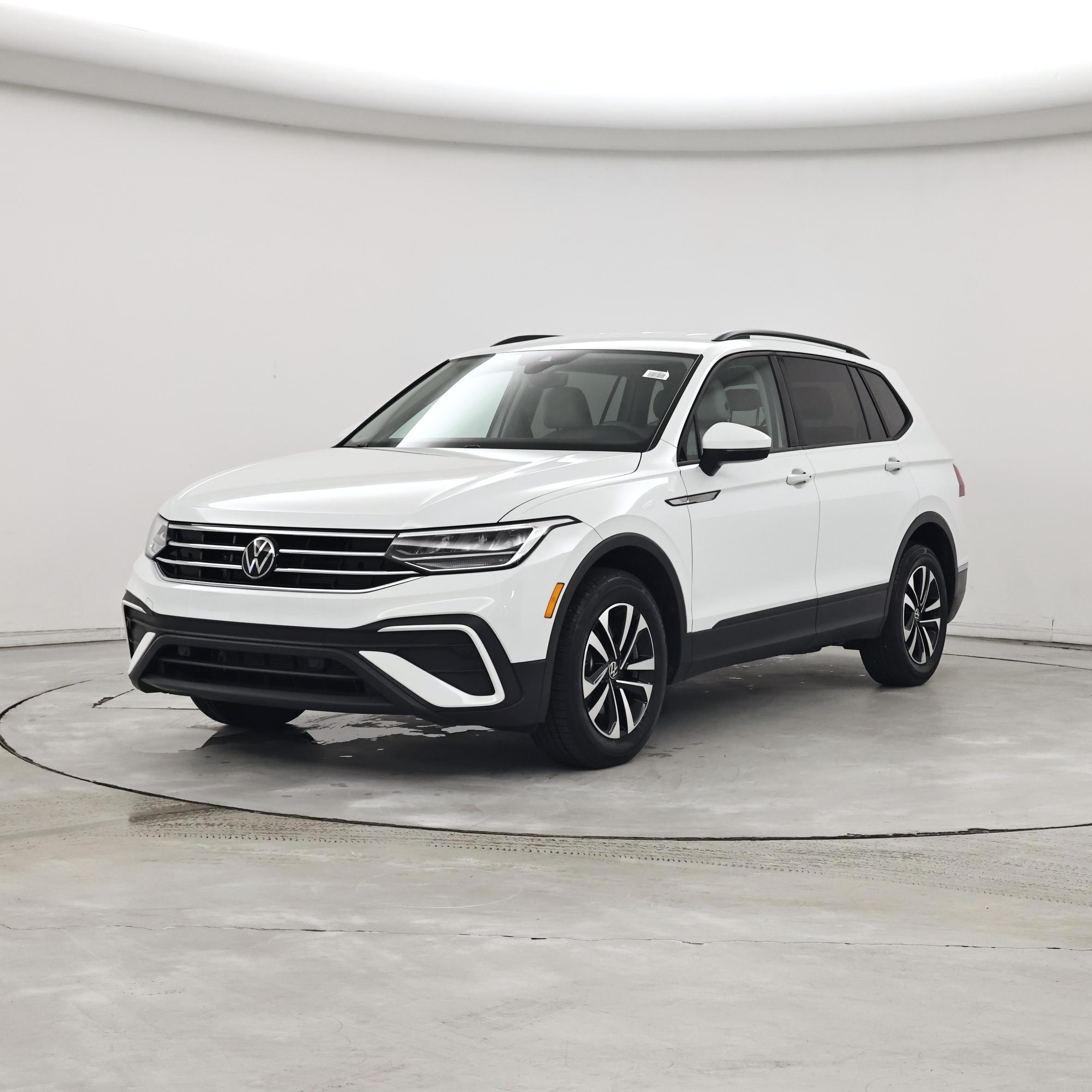Thumbnail: 2024 Volkswagen Tiguan - 4