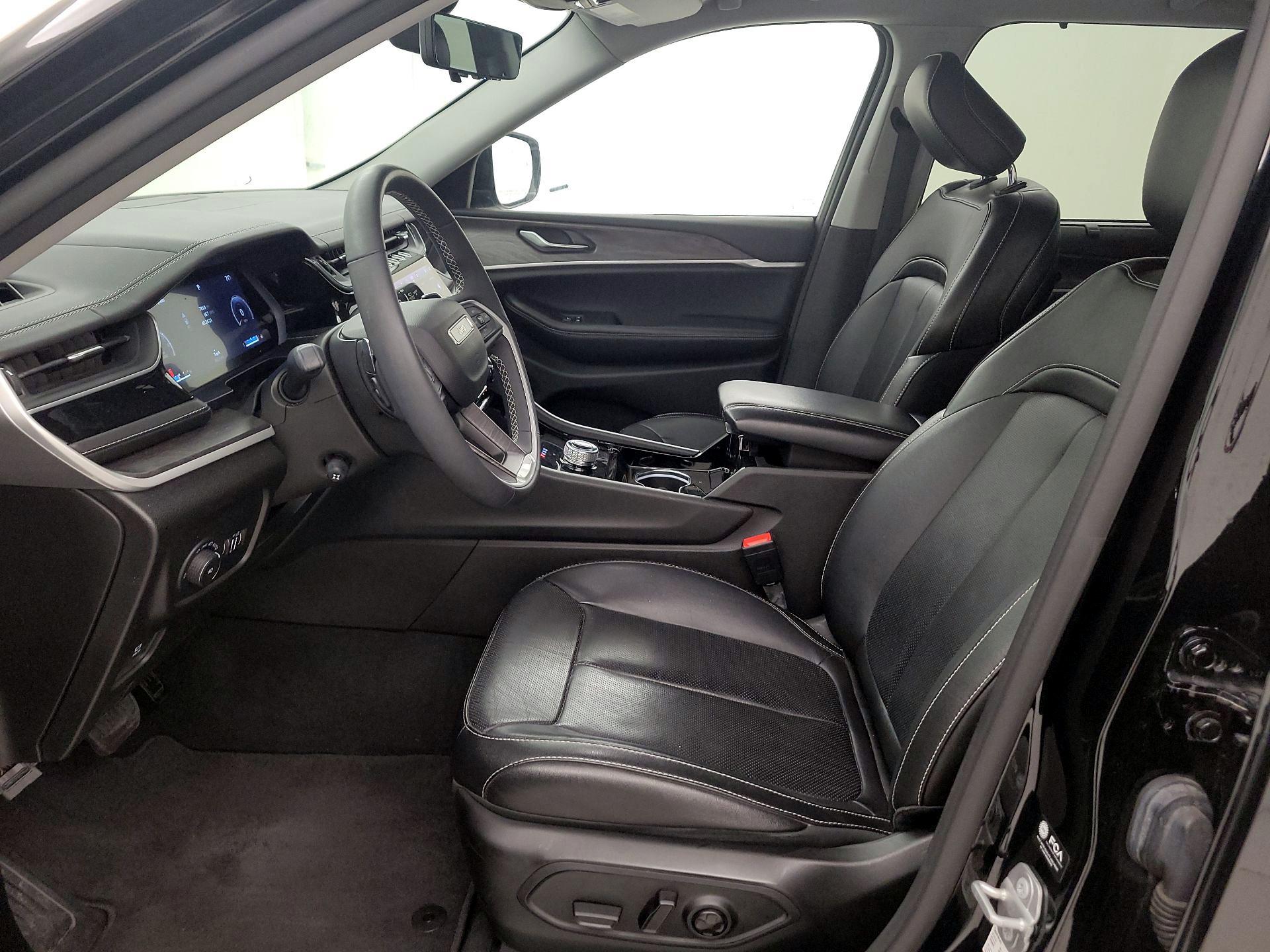Thumbnail: 2023 Jeep Grand Cherokee - 11