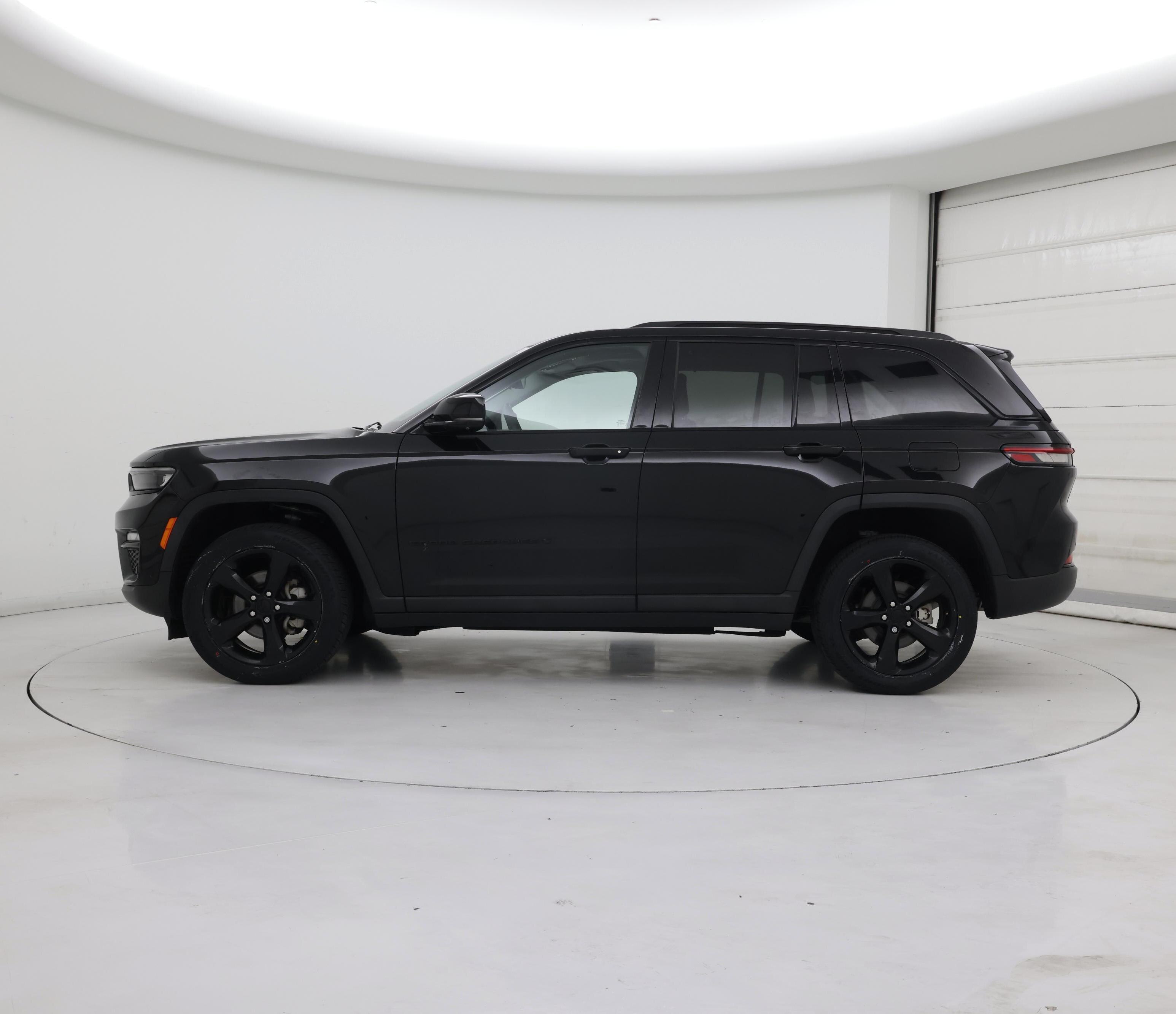 Thumbnail: 2023 Jeep Grand Cherokee - 3