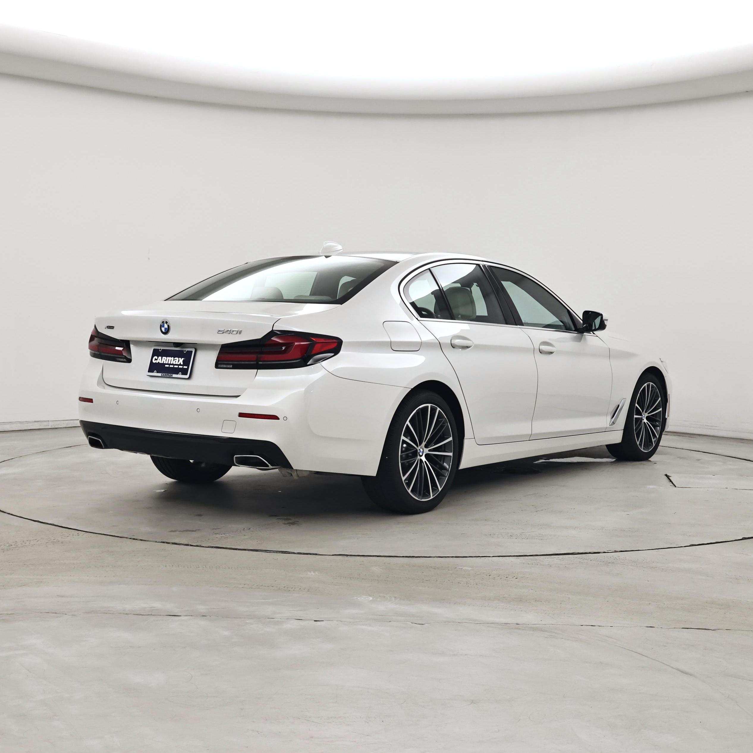 Thumbnail: 2023 BMW 5 Series - 8