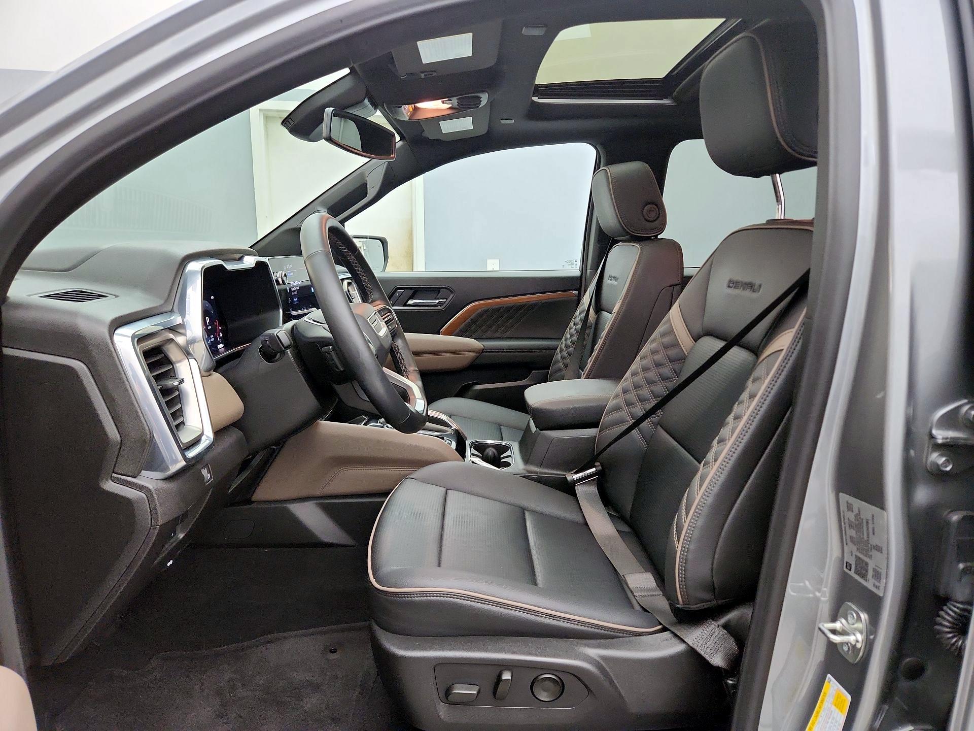 Thumbnail: 2025 GMC Canyon - 11