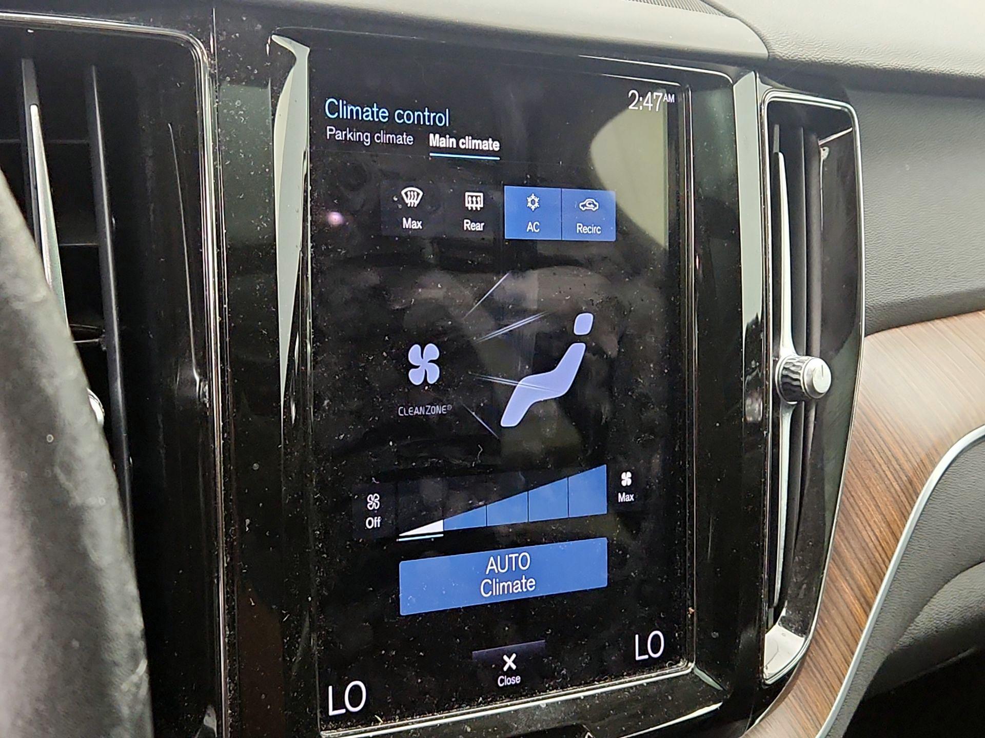 Thumbnail: 2021 Volvo XC60 - 16