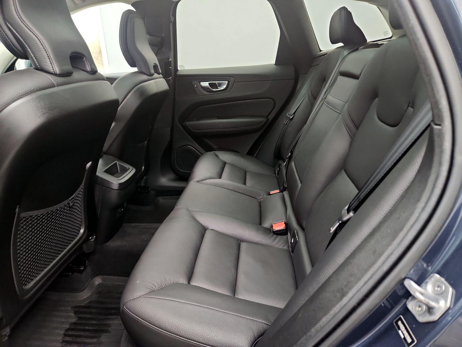 Thumbnail: 2021 Volvo XC60 - 20