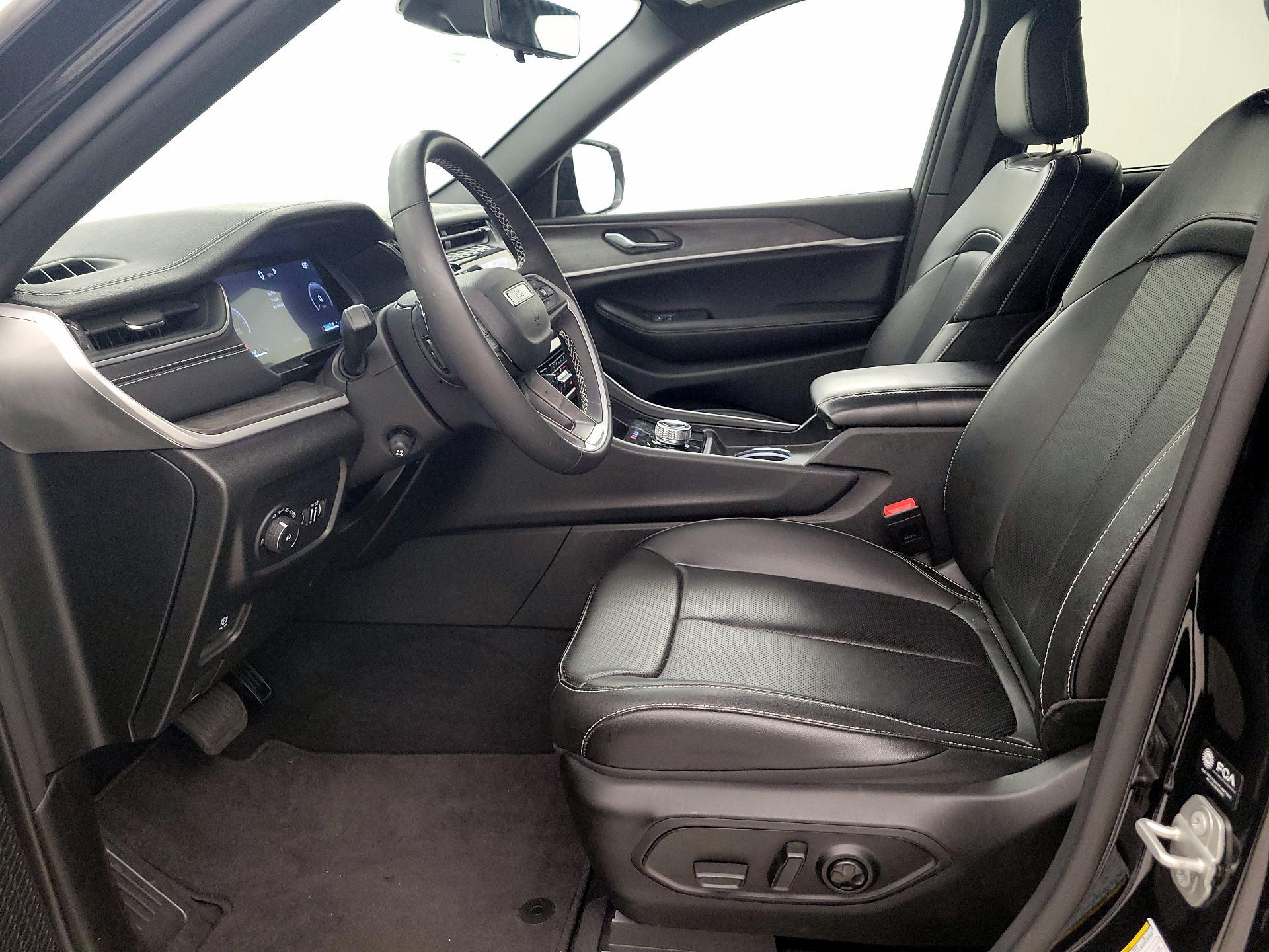 Thumbnail: 2024 Jeep Grand Cherokee - 11