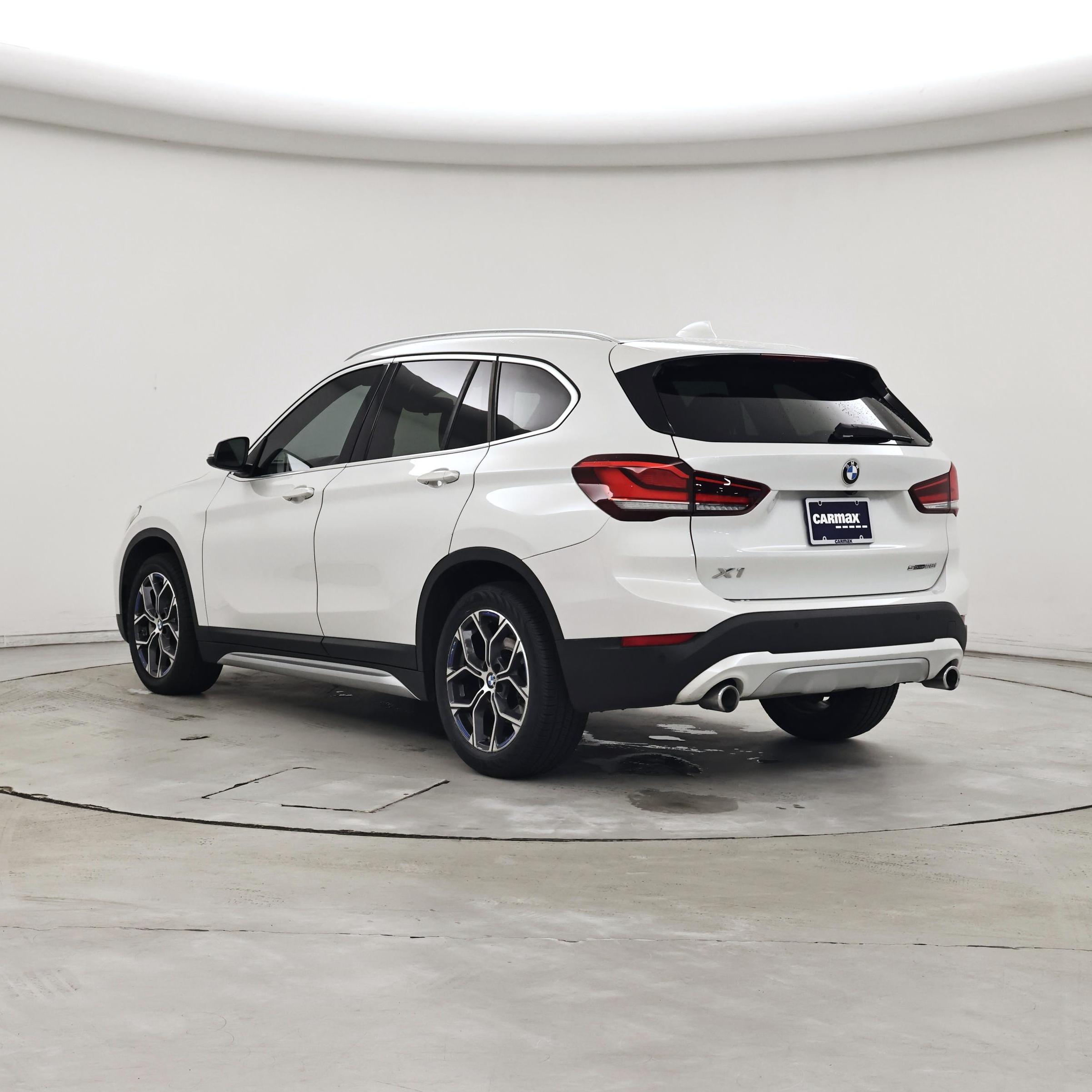 Thumbnail: 2021 BMW X1 - 2