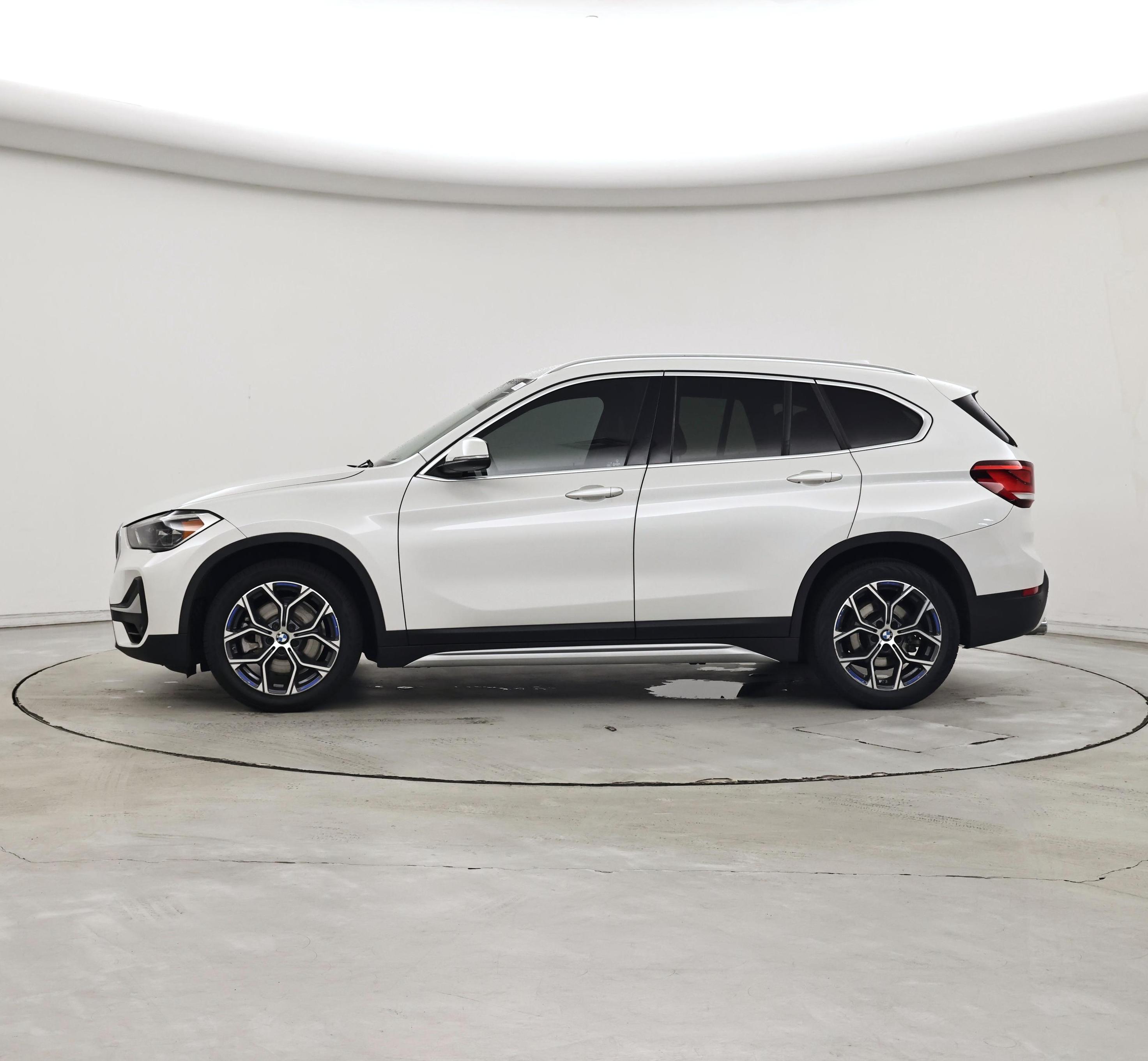Thumbnail: 2021 BMW X1 - 3