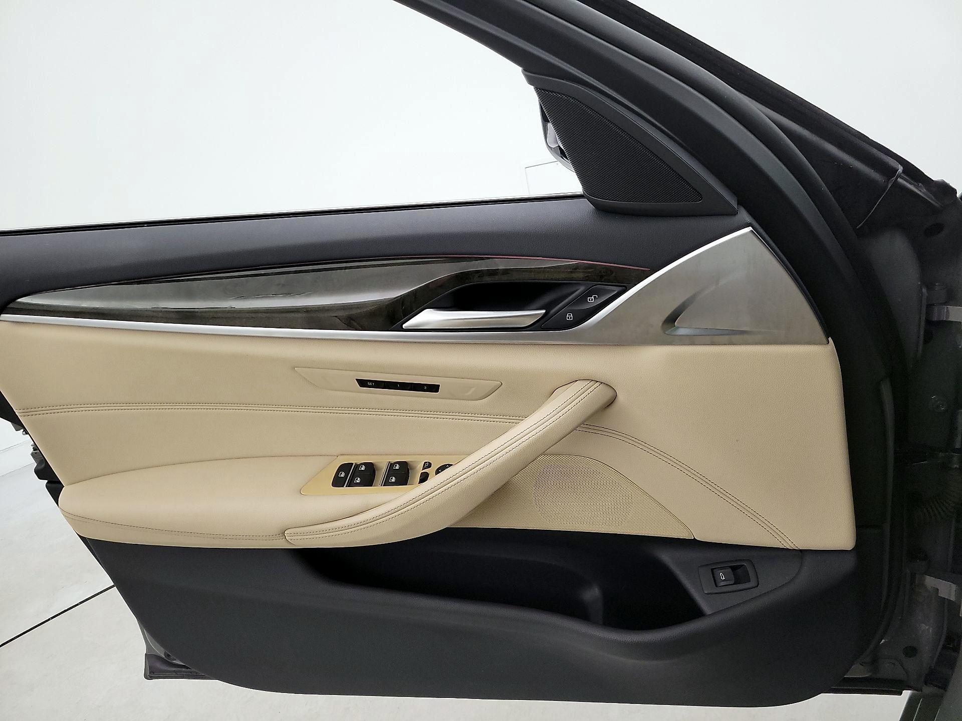 Thumbnail: 2021 BMW 5 Series - 12