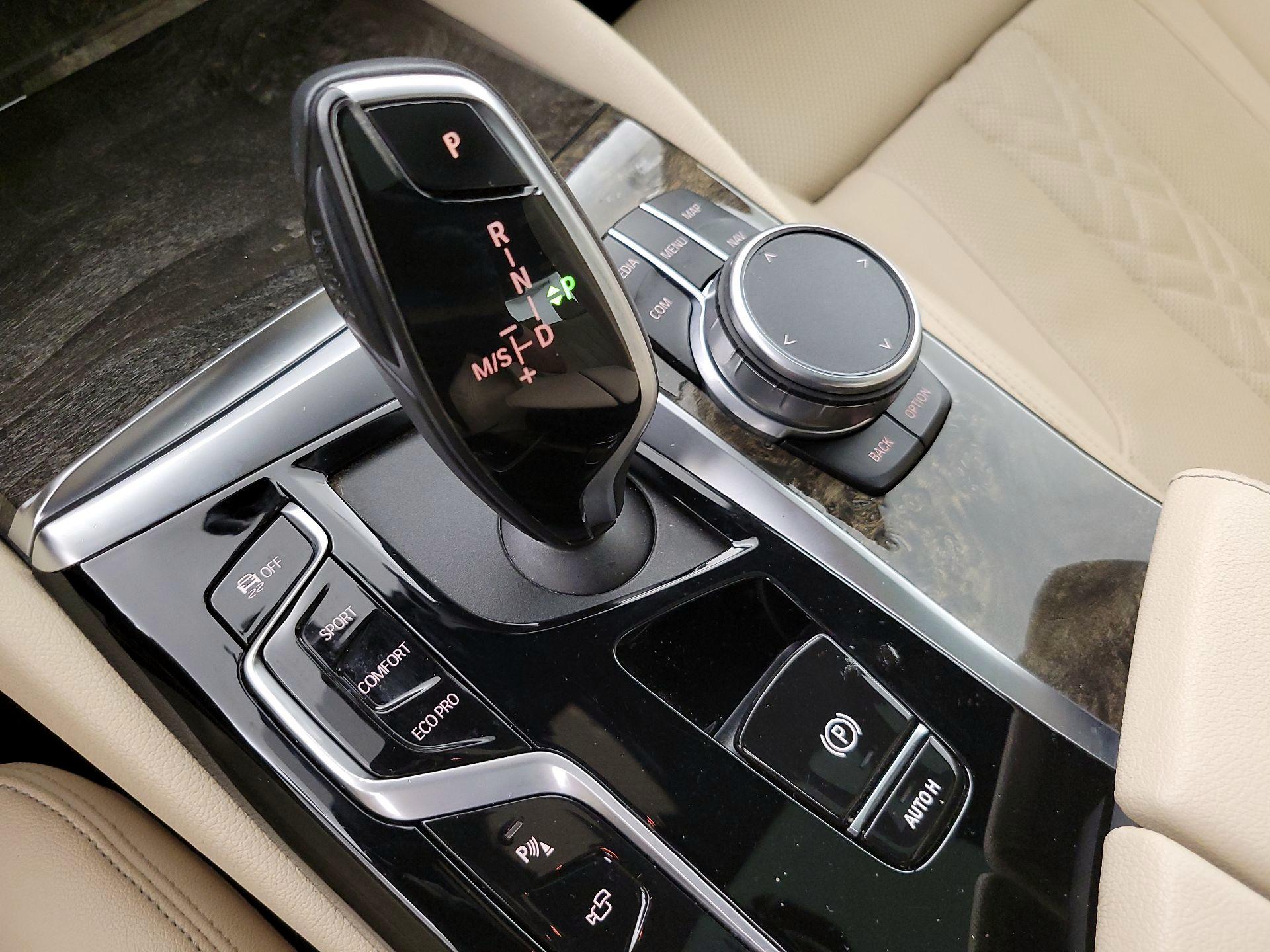 Thumbnail: 2021 BMW 5 Series - 18