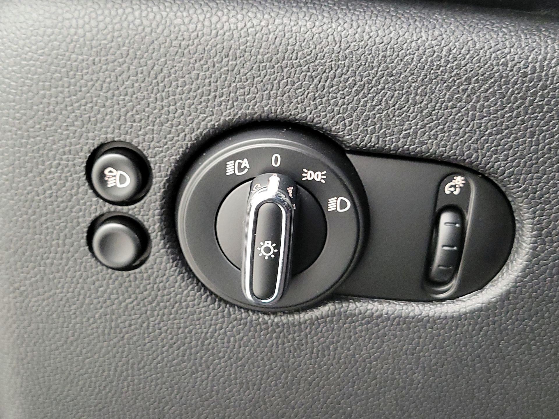Thumbnail: 2024 MINI Cooper Hardtop - 13