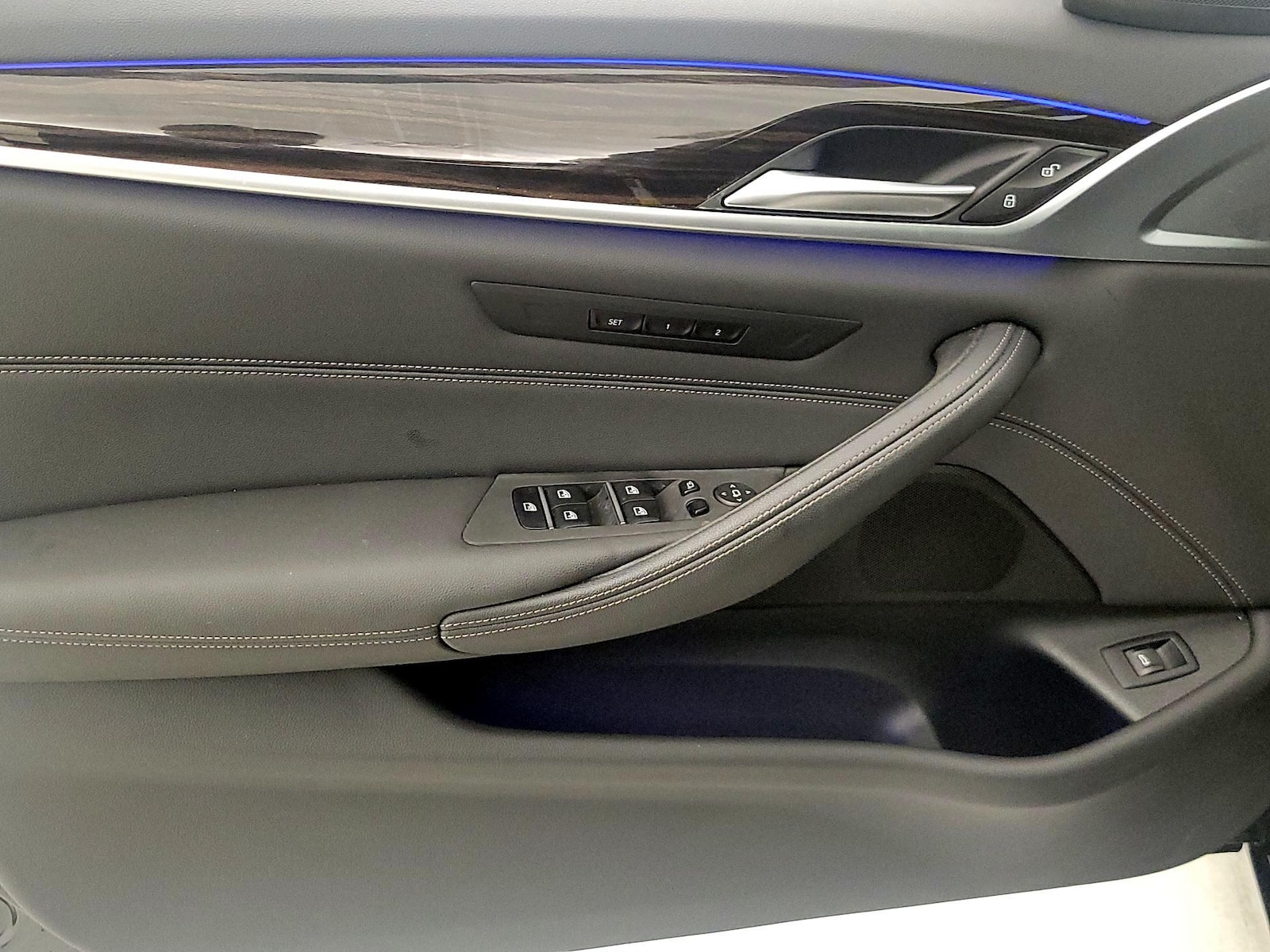 2023 BMW 5 Series 530i - Photo 13