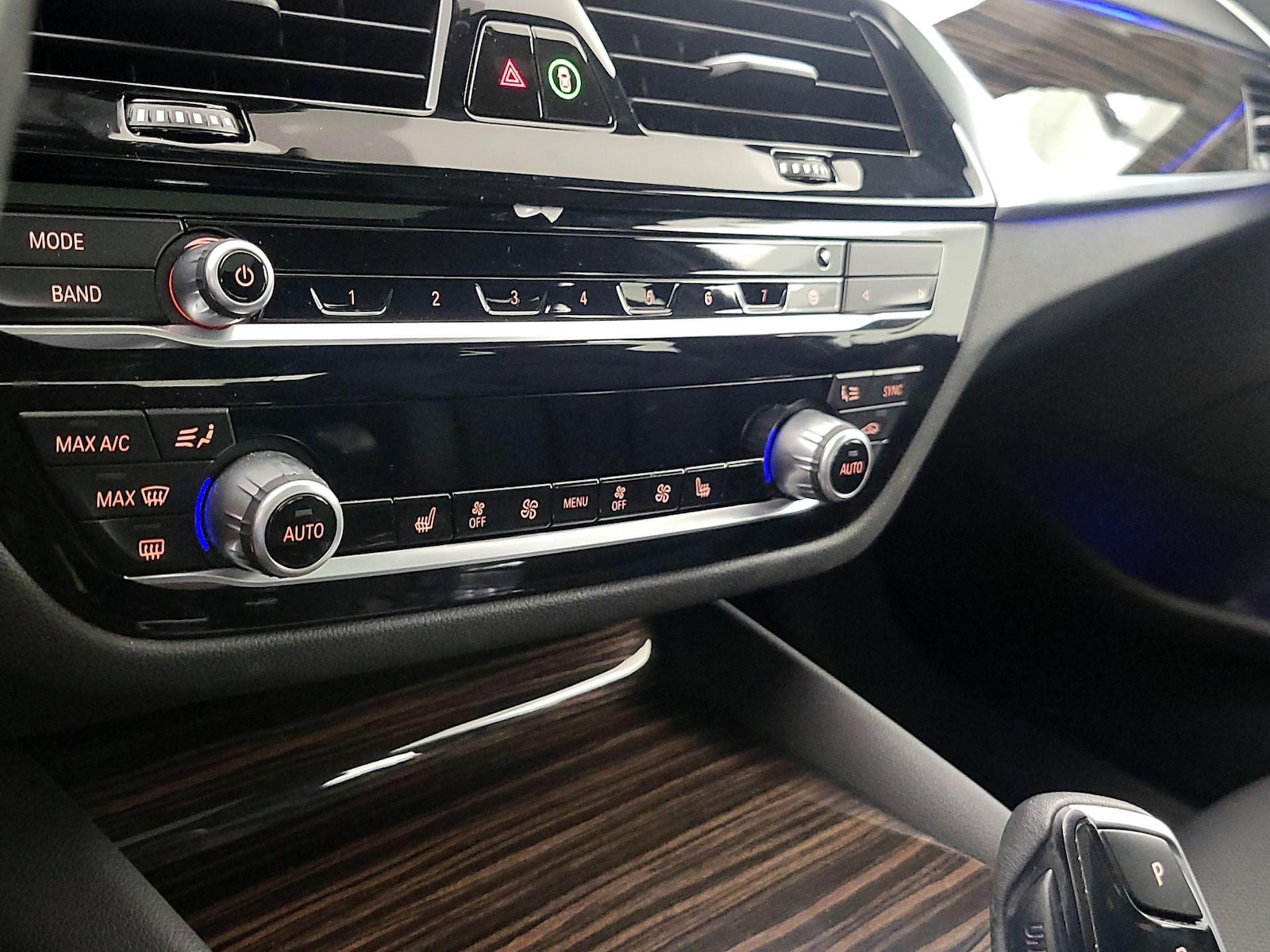 2023 BMW 5 Series 530i - Photo 18