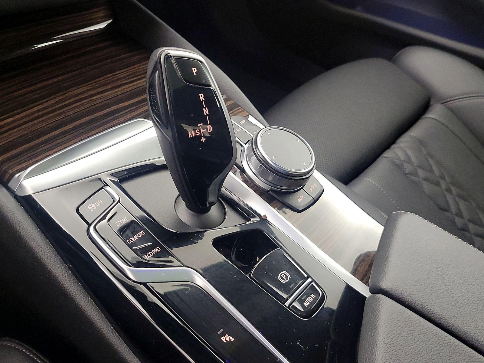 2023 BMW 5 Series 530i - Photo 19