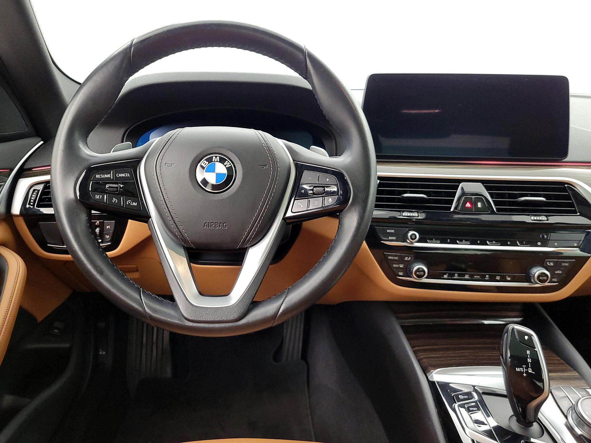 Thumbnail: 2023 BMW 5 Series - 10