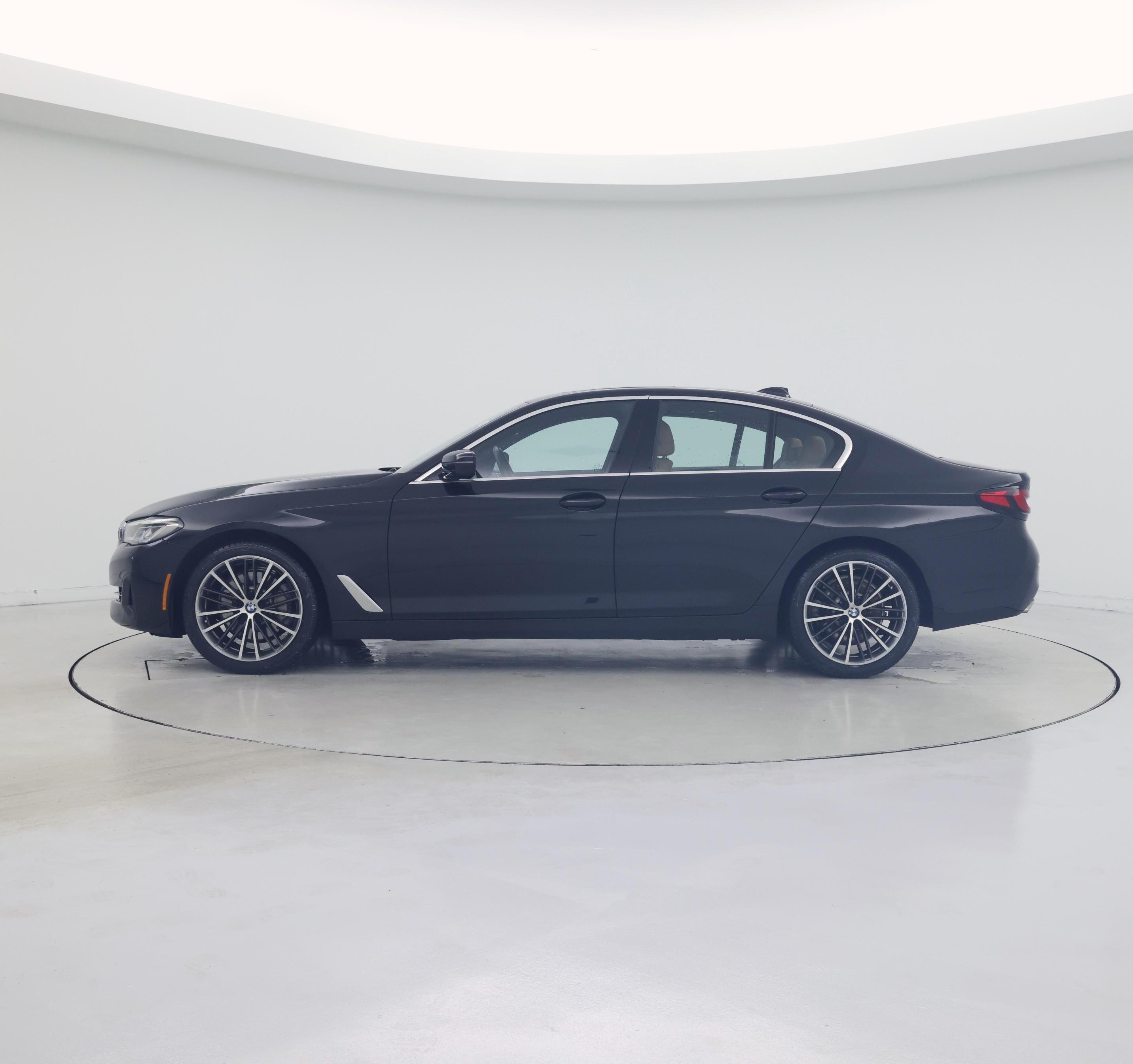 Thumbnail: 2023 BMW 5 Series - 3