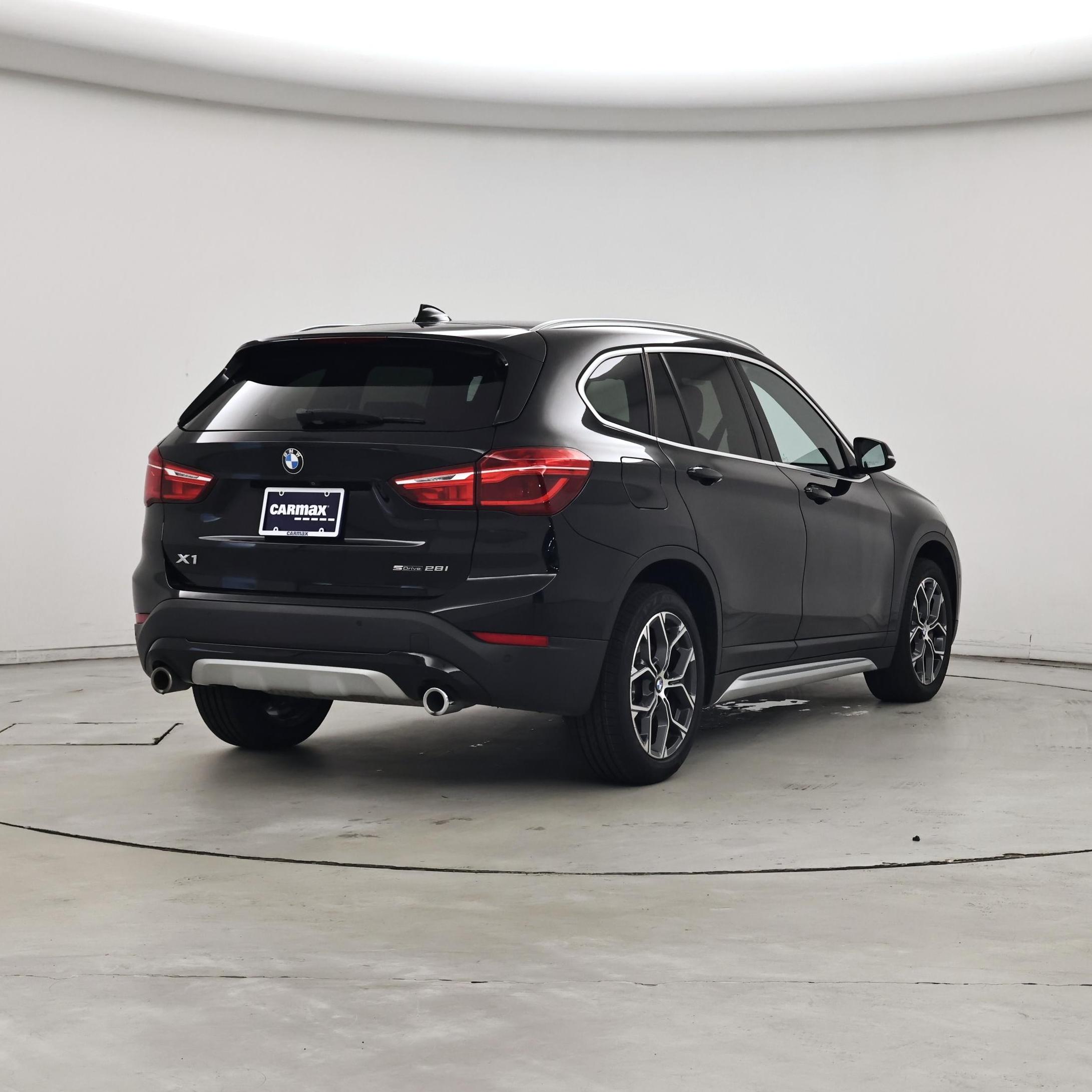 Thumbnail: 2022 BMW X1 - 8