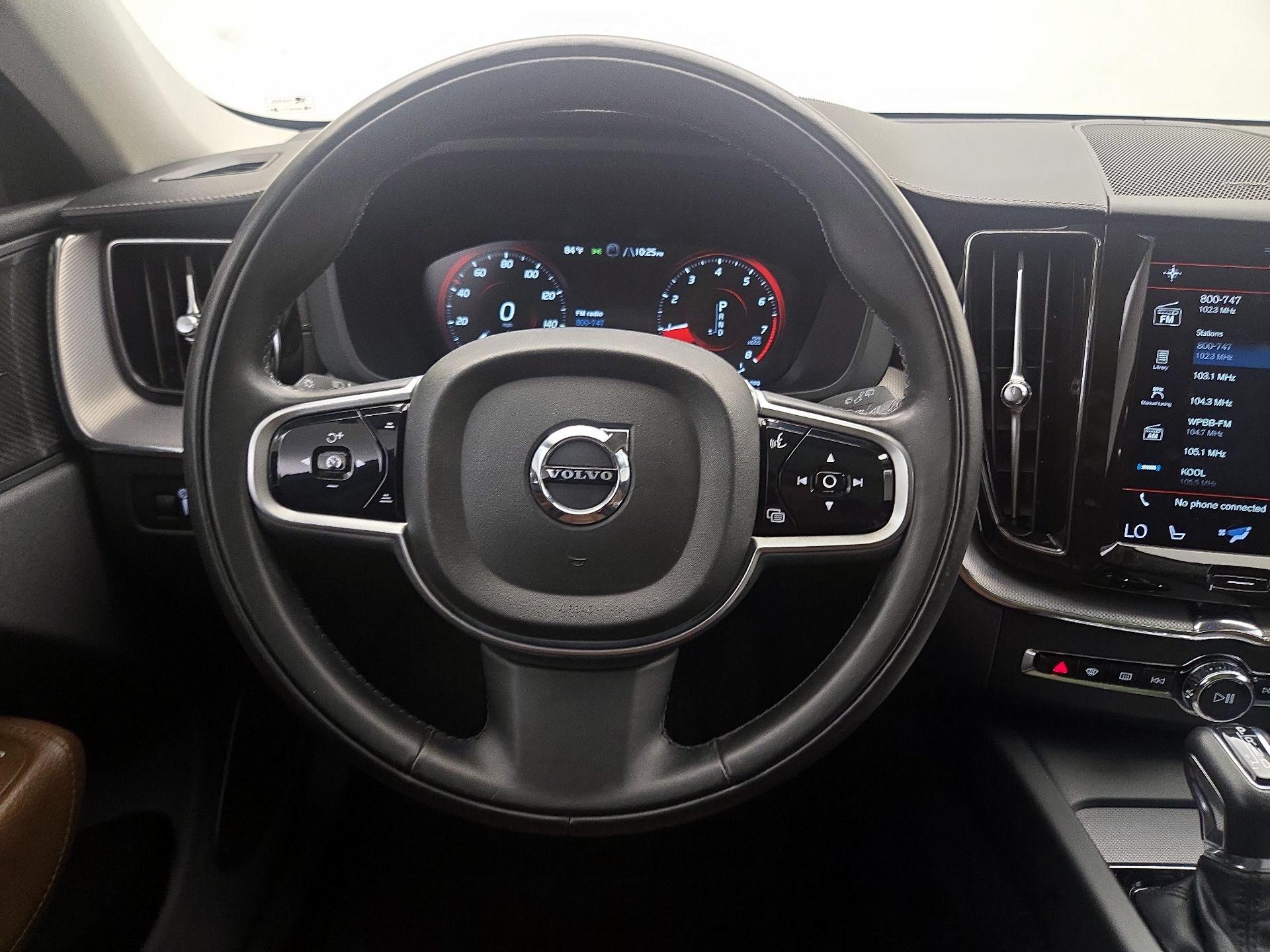 Thumbnail: 2019 Volvo XC60 - 10