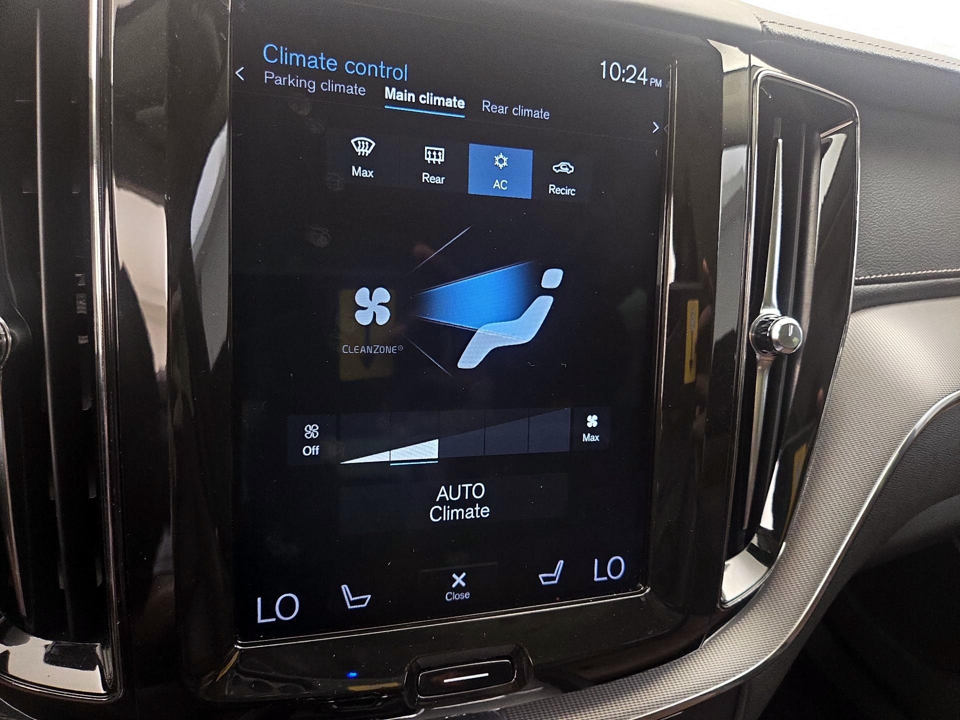 Thumbnail: 2019 Volvo XC60 - 17