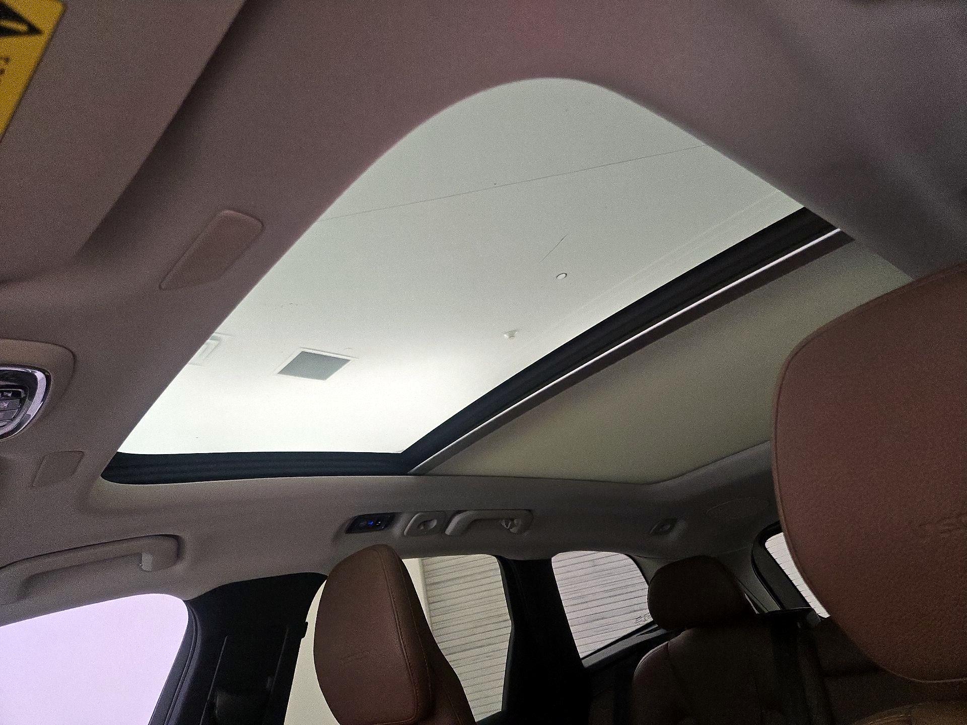 Thumbnail: 2019 Volvo XC60 - 20