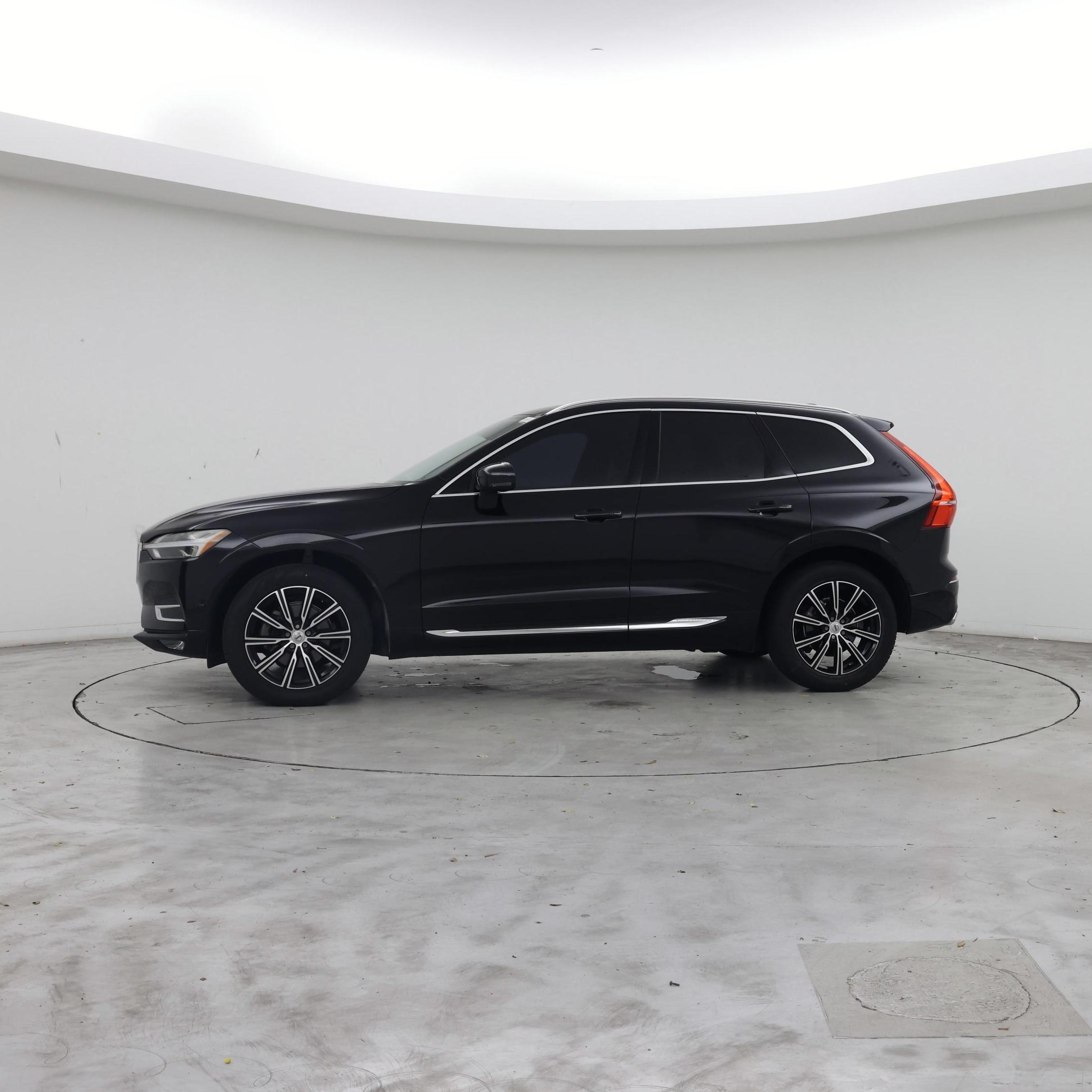 Thumbnail: 2019 Volvo XC60 - 3