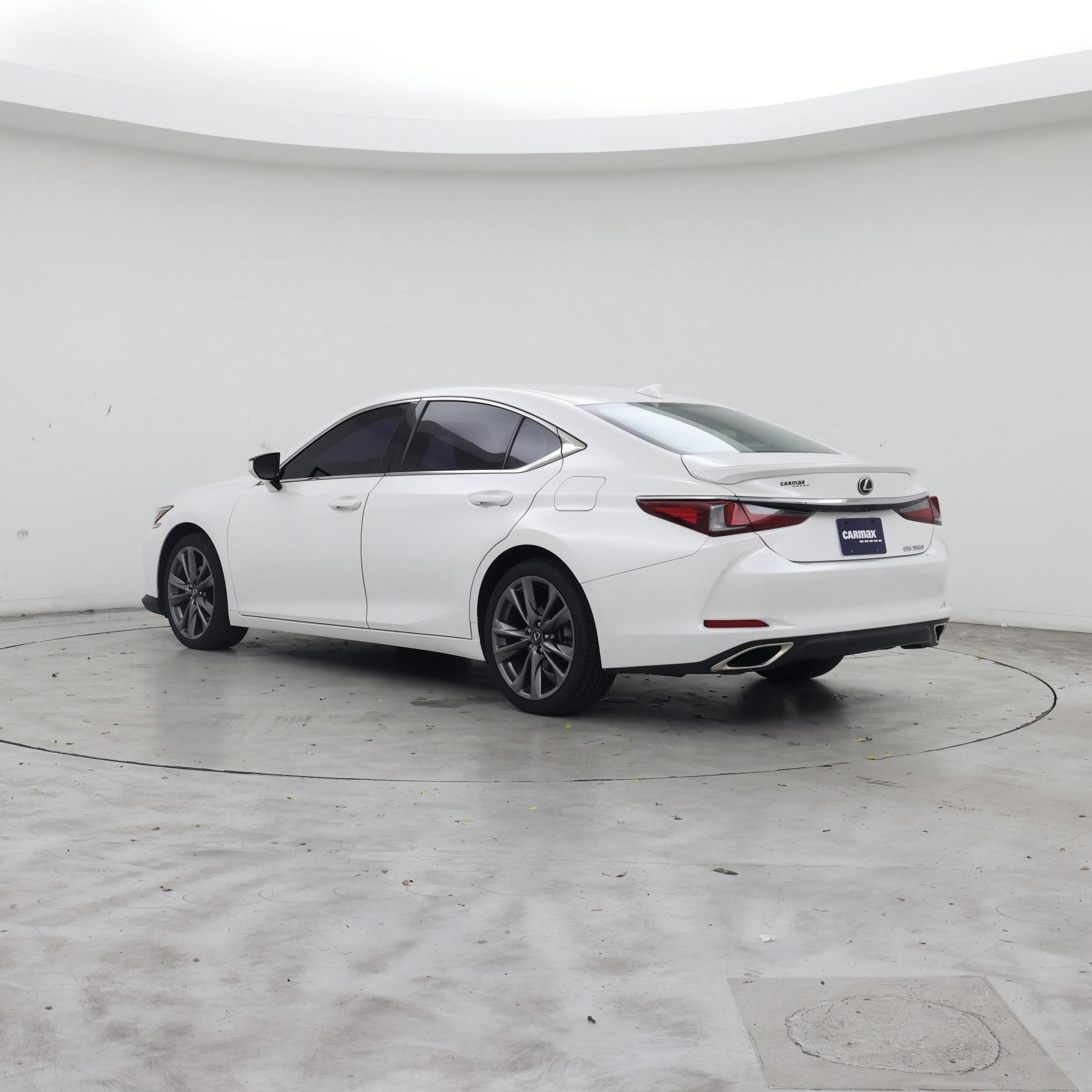 Thumbnail: 2021 Lexus ES - 2