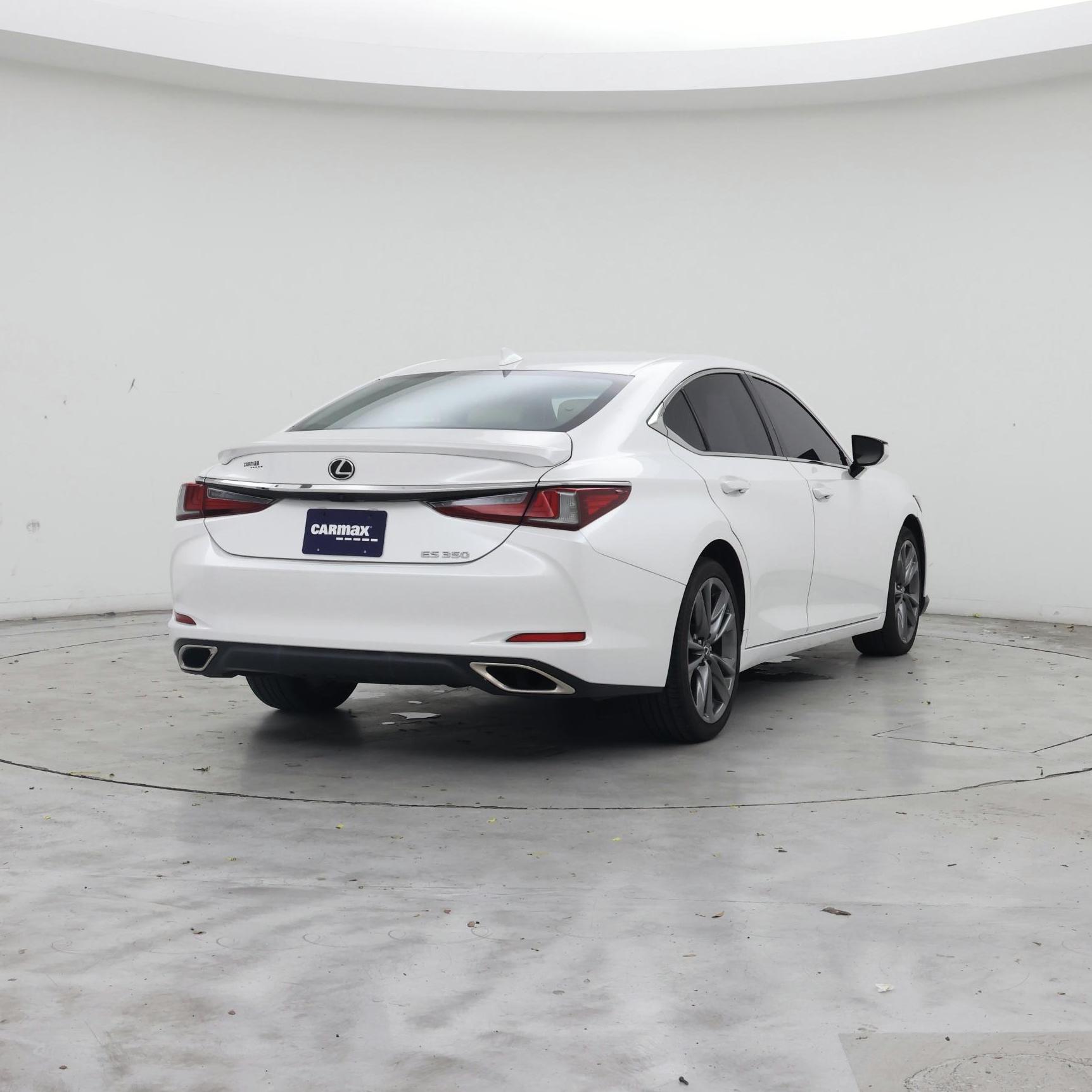 Thumbnail: 2021 Lexus ES - 8