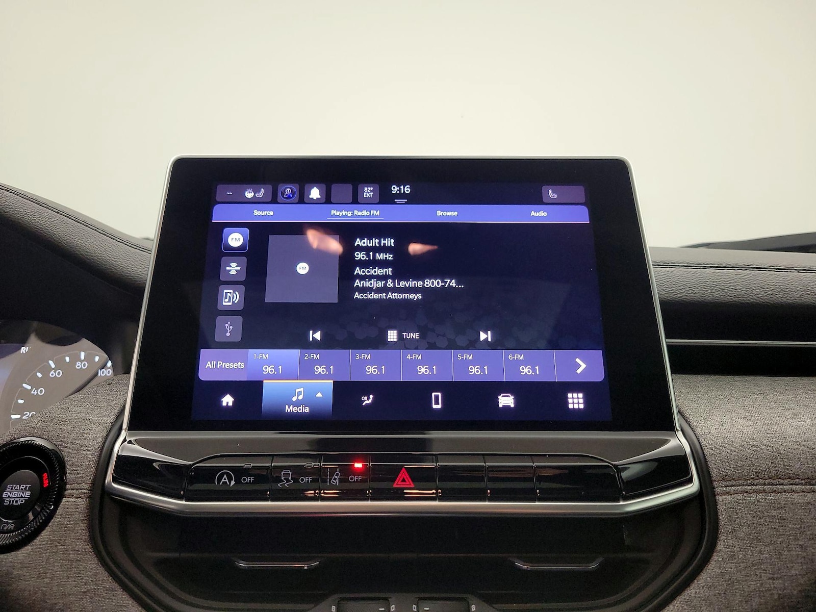 2023 Jeep Compass Latitude Lux - Photo 16