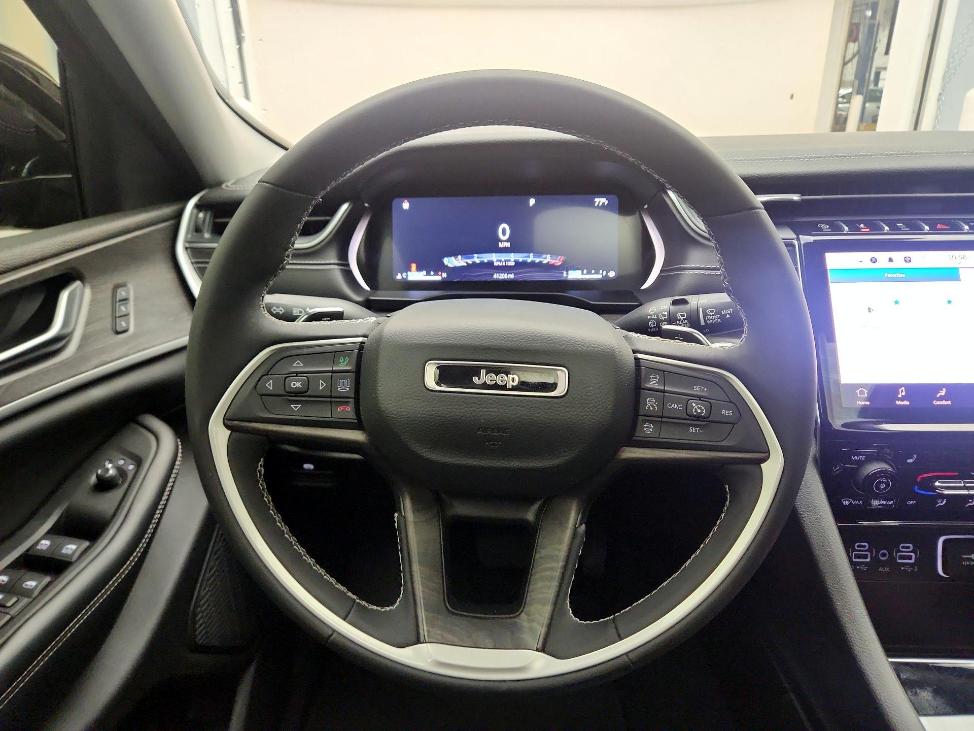 Thumbnail: 2023 Jeep Grand Cherokee L - 10