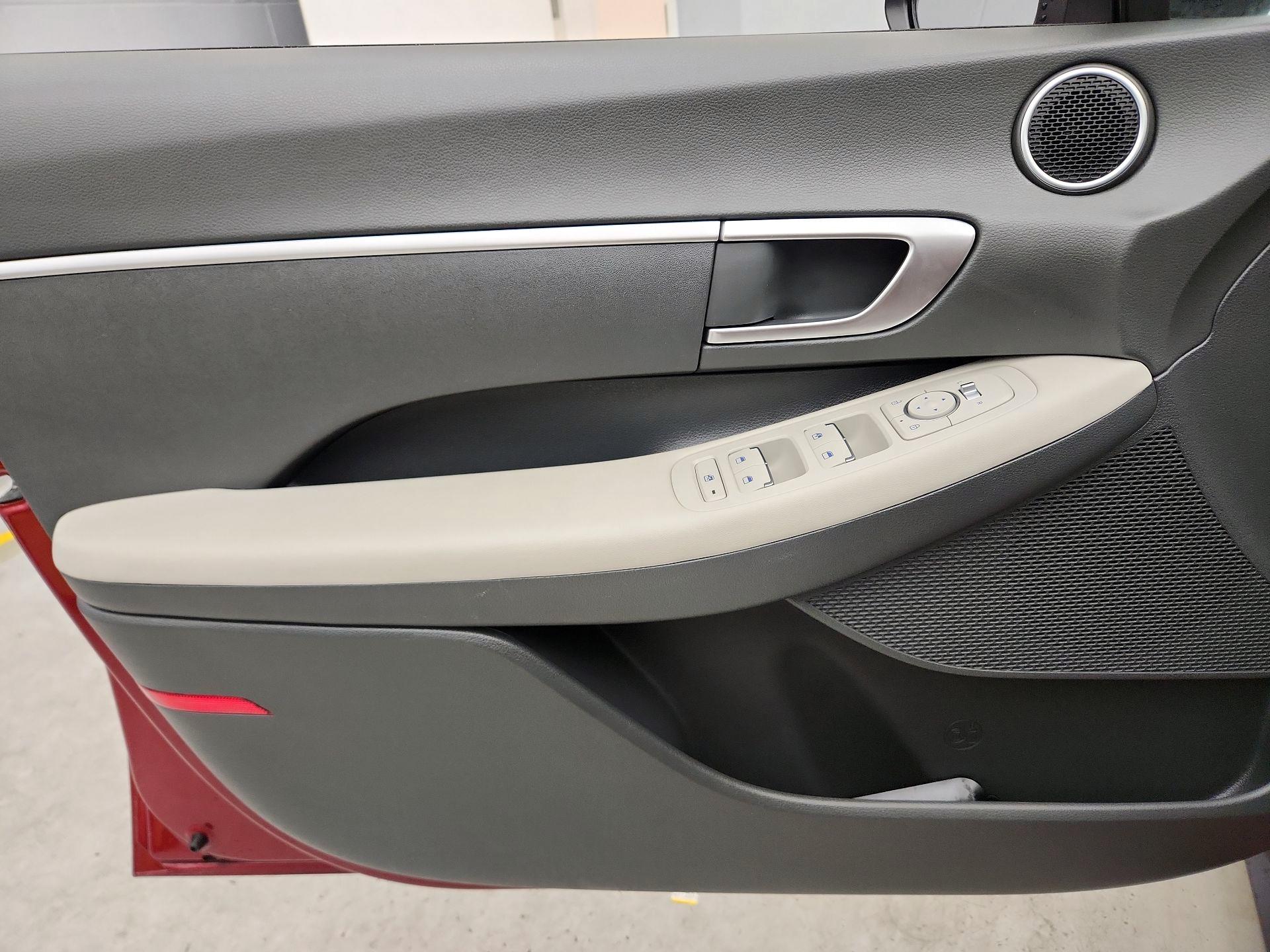 Thumbnail: 2023 Hyundai Sonata - 12