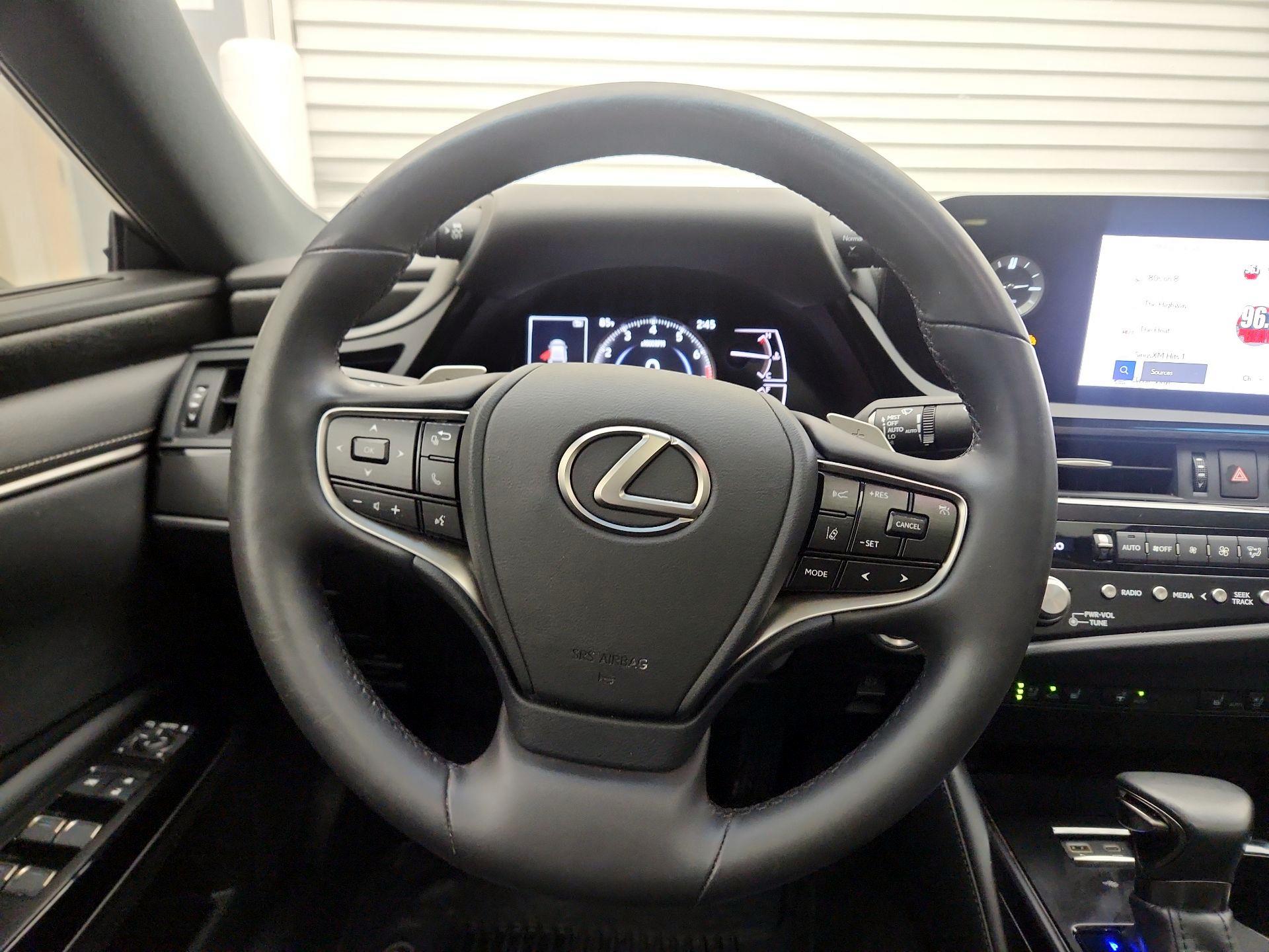 Thumbnail: 2023 Lexus ES - 10