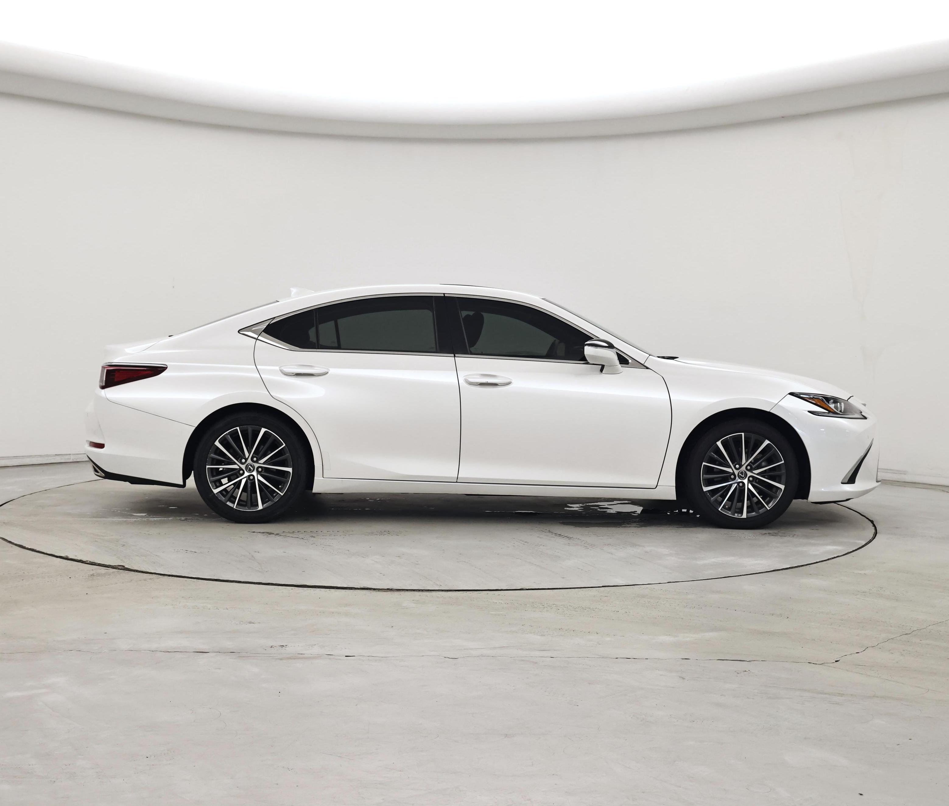 Thumbnail: 2023 Lexus ES - 7
