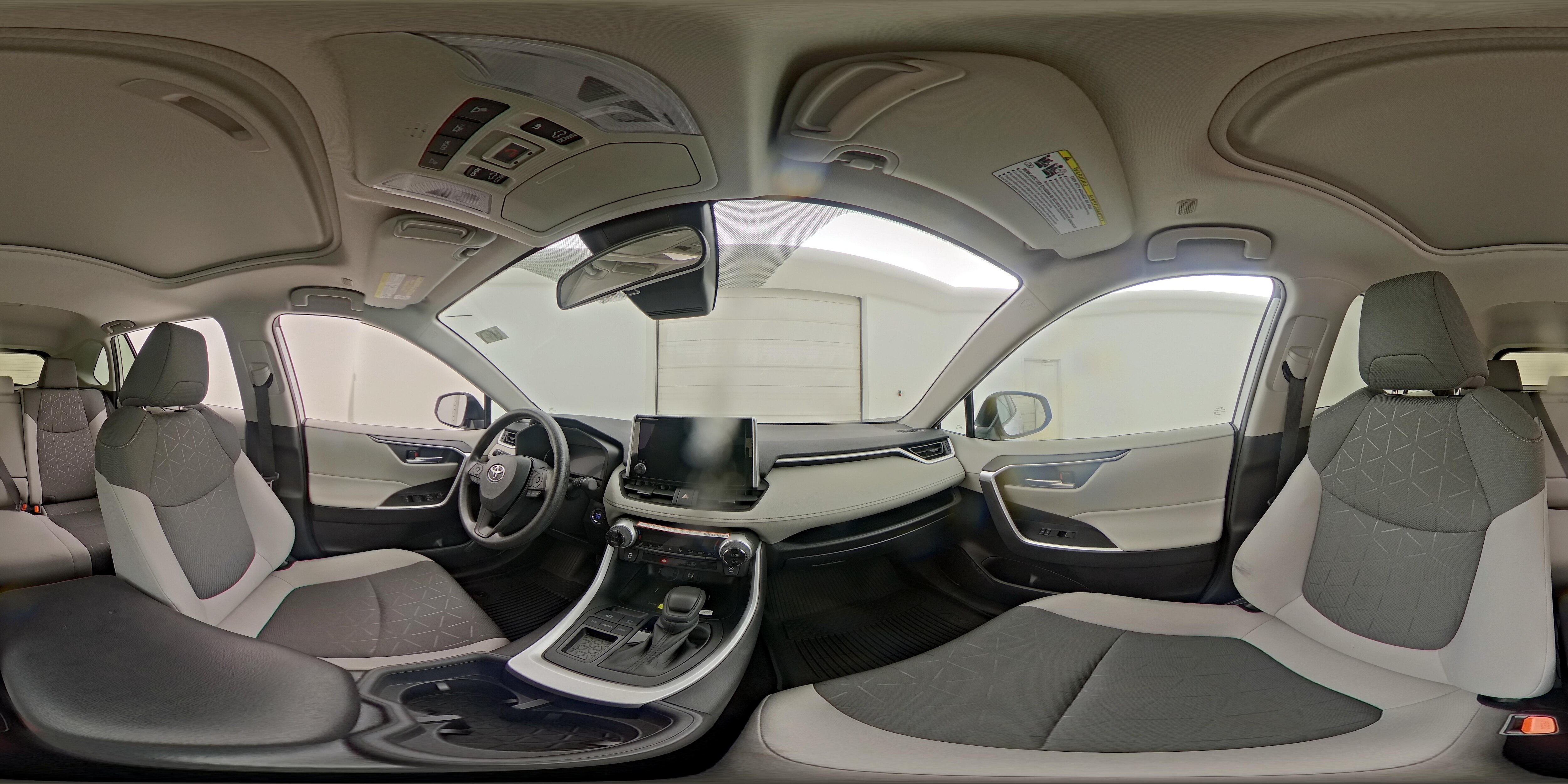 2025 Toyota RAV4 XLE - Photo 23